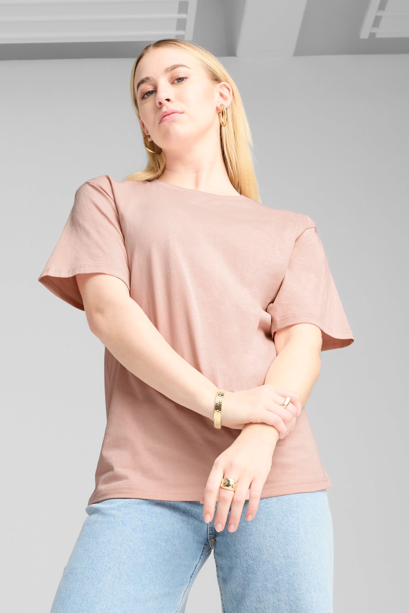 Жіноча пудрова футболка ESS Relaxed Tee Women 1