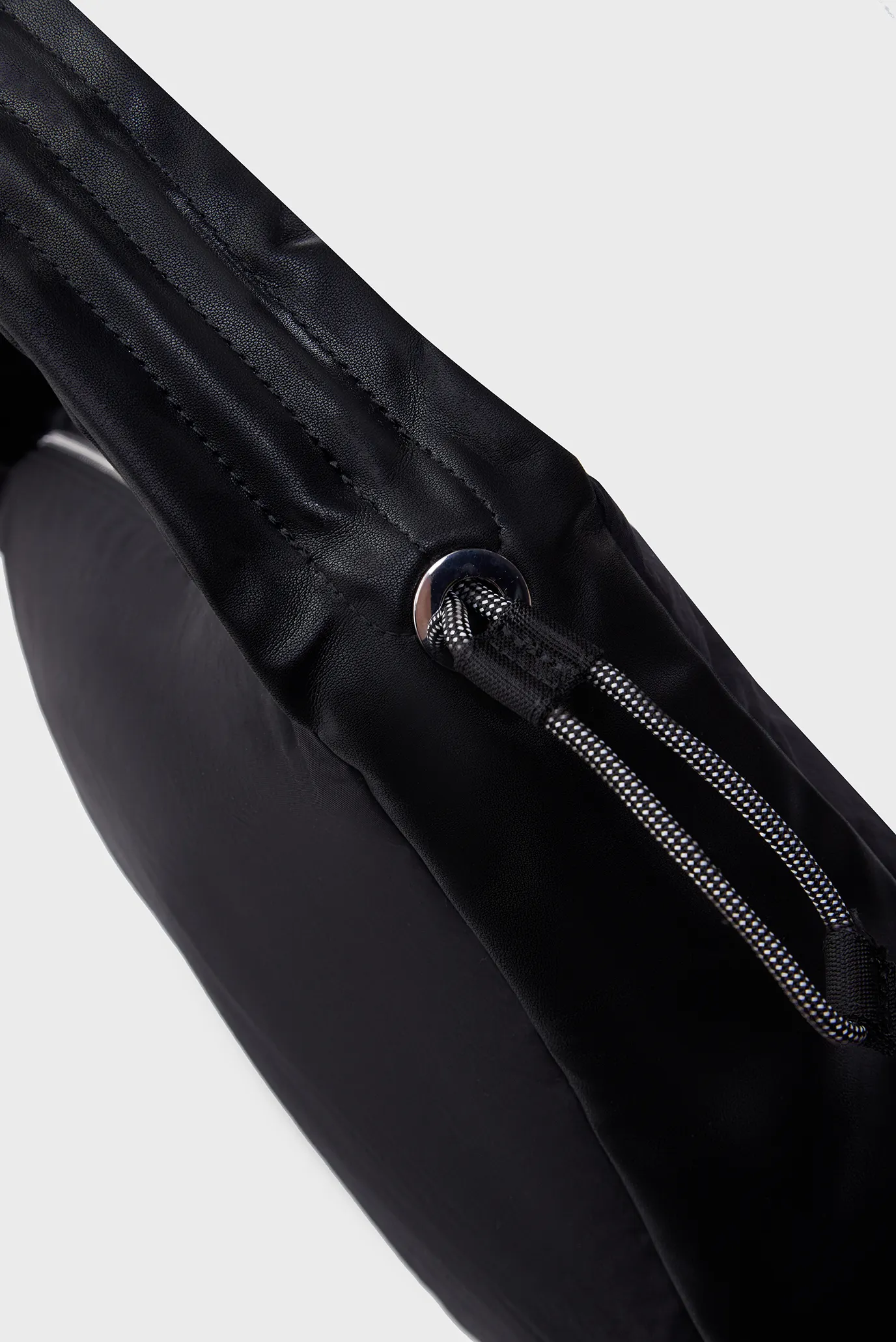 Женская черная сумка TJW DAILY UTILITY LARGE X-BODY 5