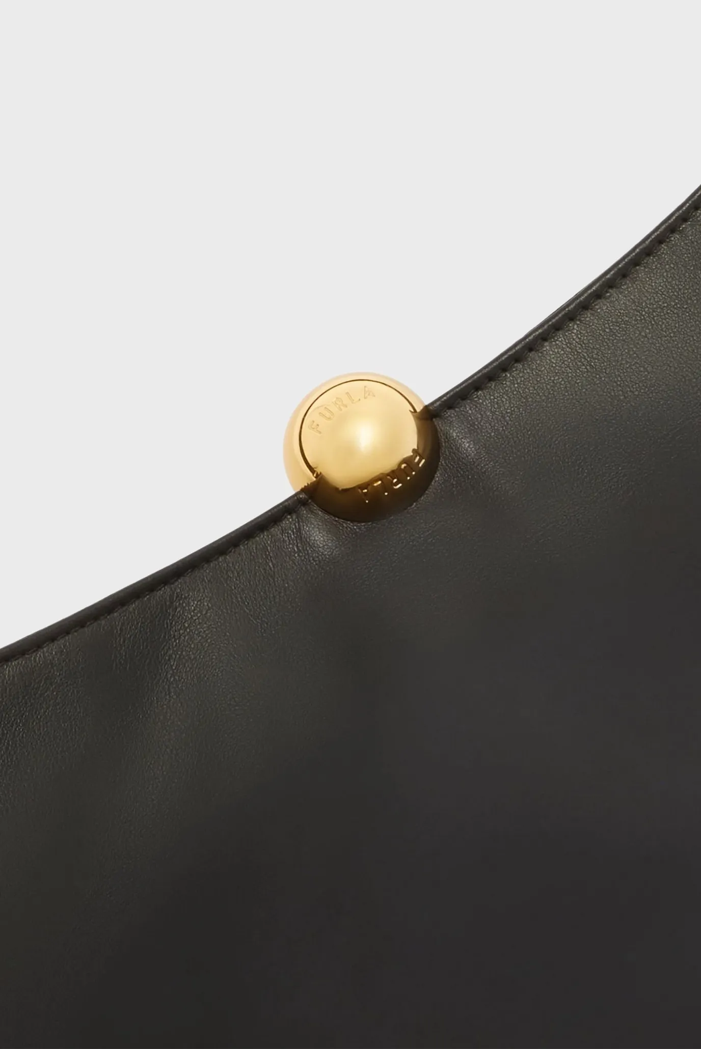 Женская черная кожаная сумка 2