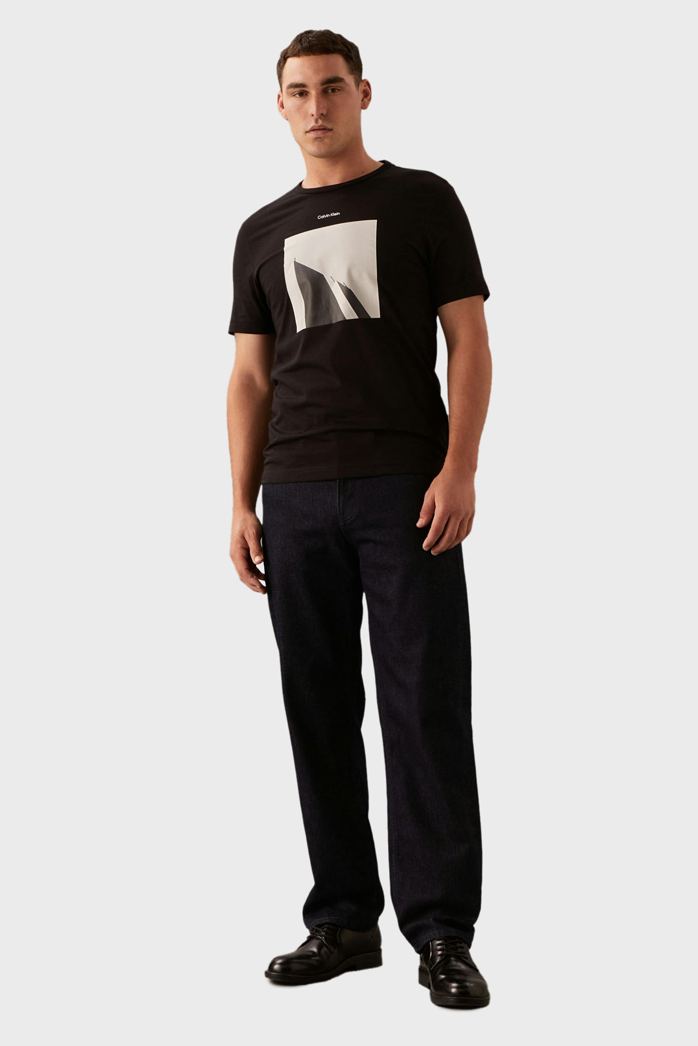 Мужская черная футболка CITY PHOTO PRINT Черный M Calvin Klein K10K113597 Мужская черная футболка CITY PHOTO PRINT Черный M Calvin Klein K10K113597