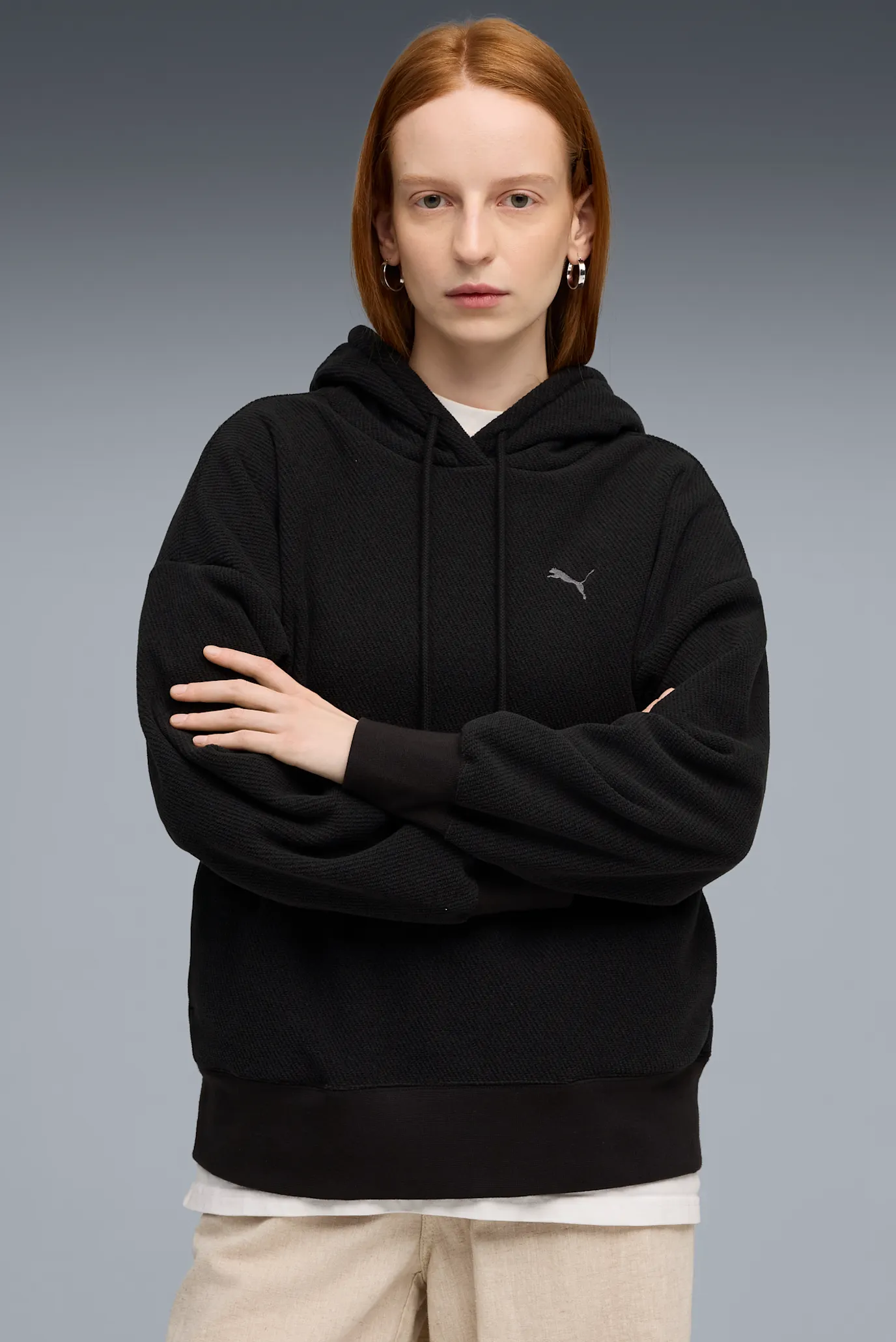 Женское черное худи HER Oversized Winterized Hoodie Women PUMA