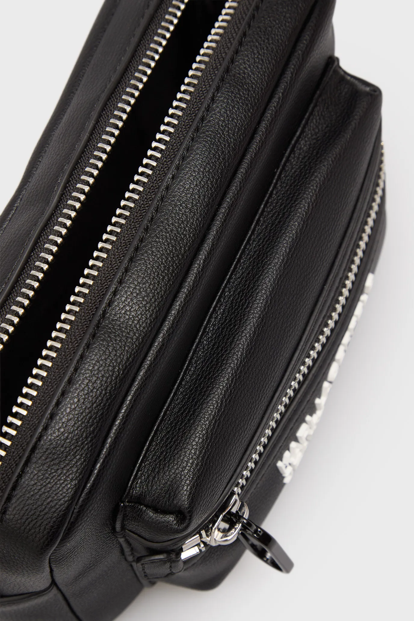 Мужская черная поясная сумка ESSENTIAL 5