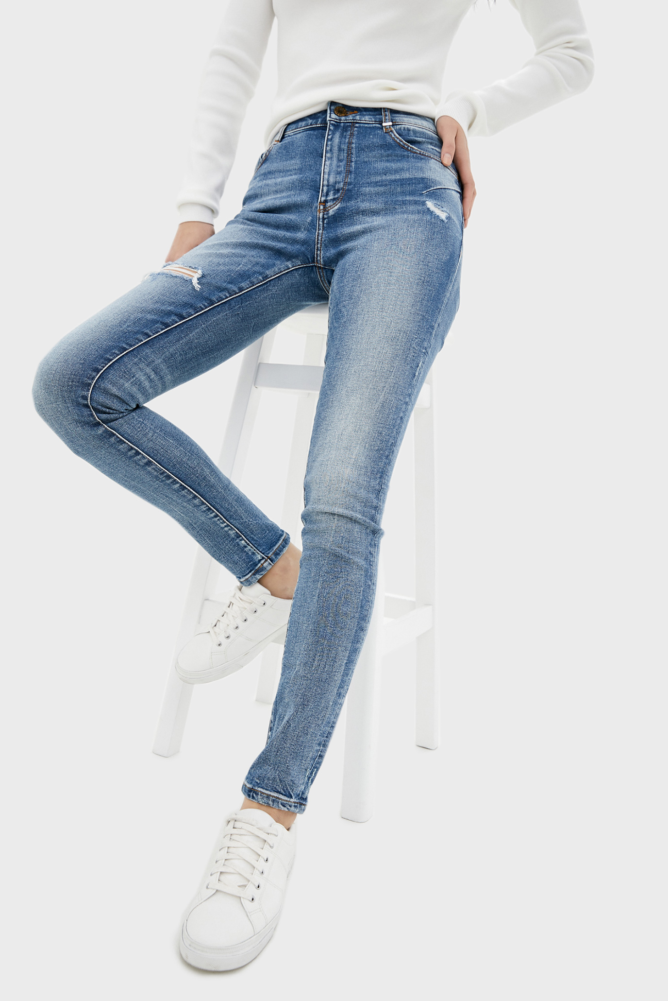 Женские голубые джинсы 1