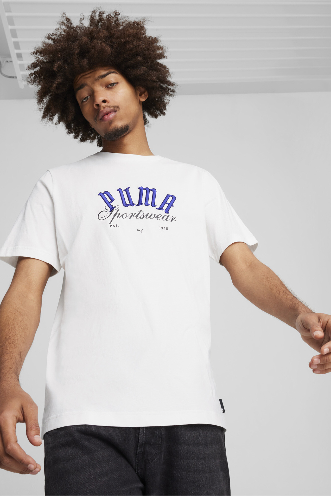 Чоловіча біла футболка GRAPHICS PUMA Sportswear Tee Men 1