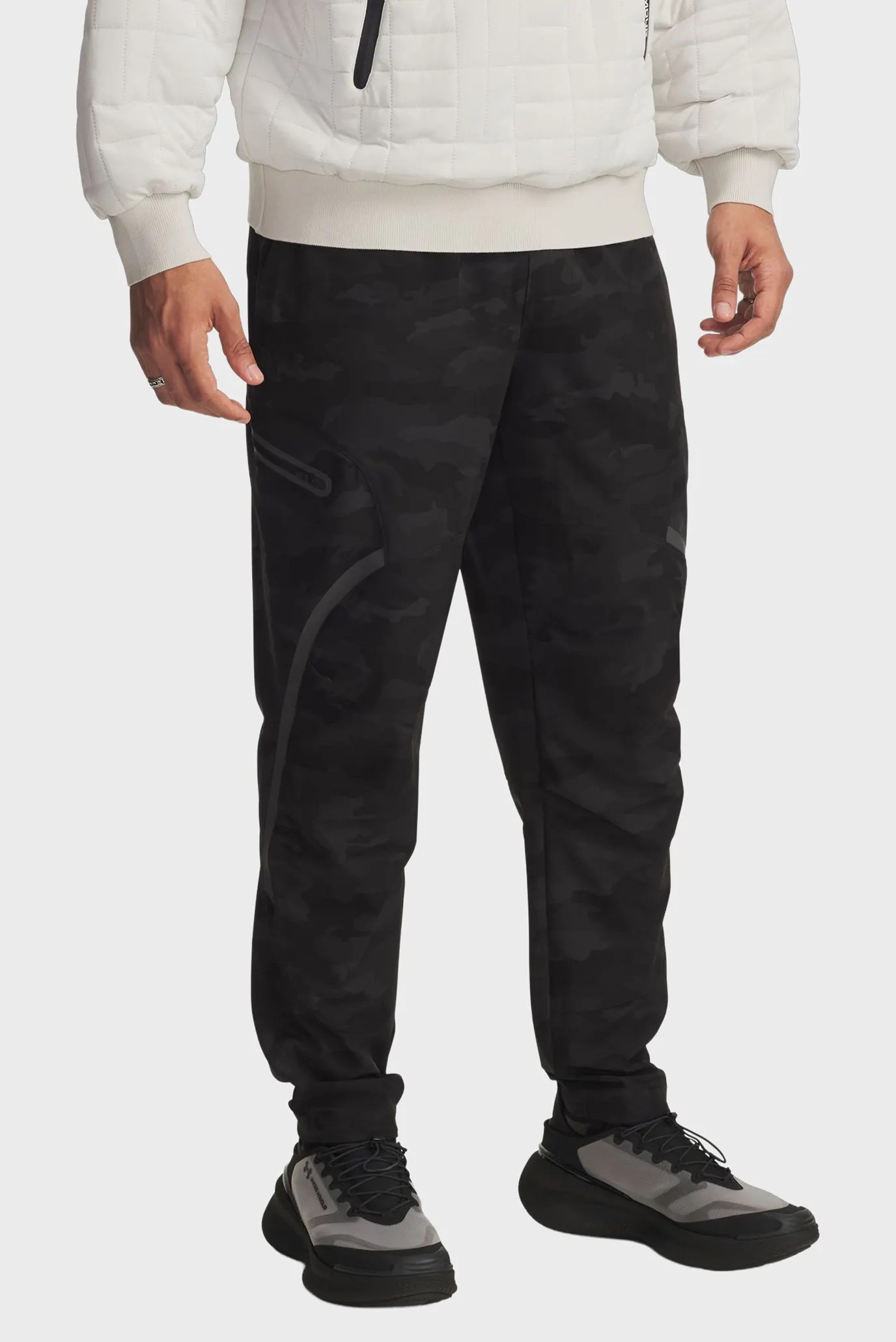 Мужские черные спортивные брюки UA Unstoppable Cargo Pant 1