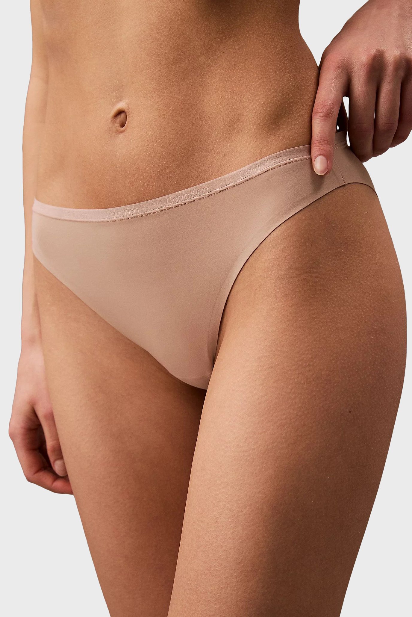 Женские бежевые трусики BIKINI Бежевый M Calvin Klein LV00QF8253 Женские бежевые трусики BIKINI Бежевый M Calvin Klein LV00QF8253