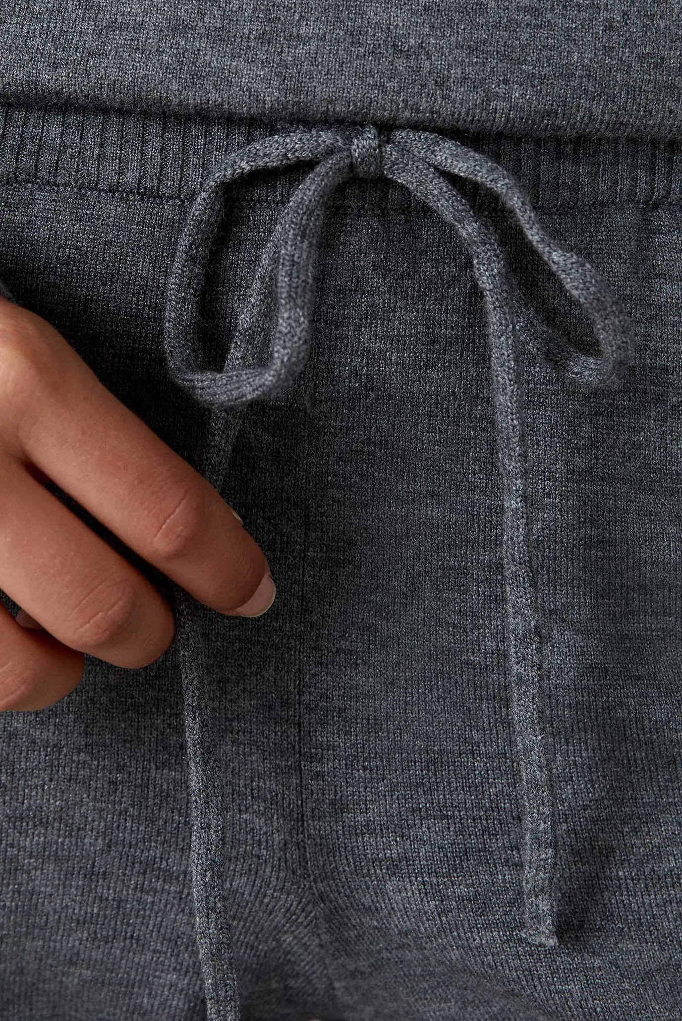 Женские серые брюки GILANE 2