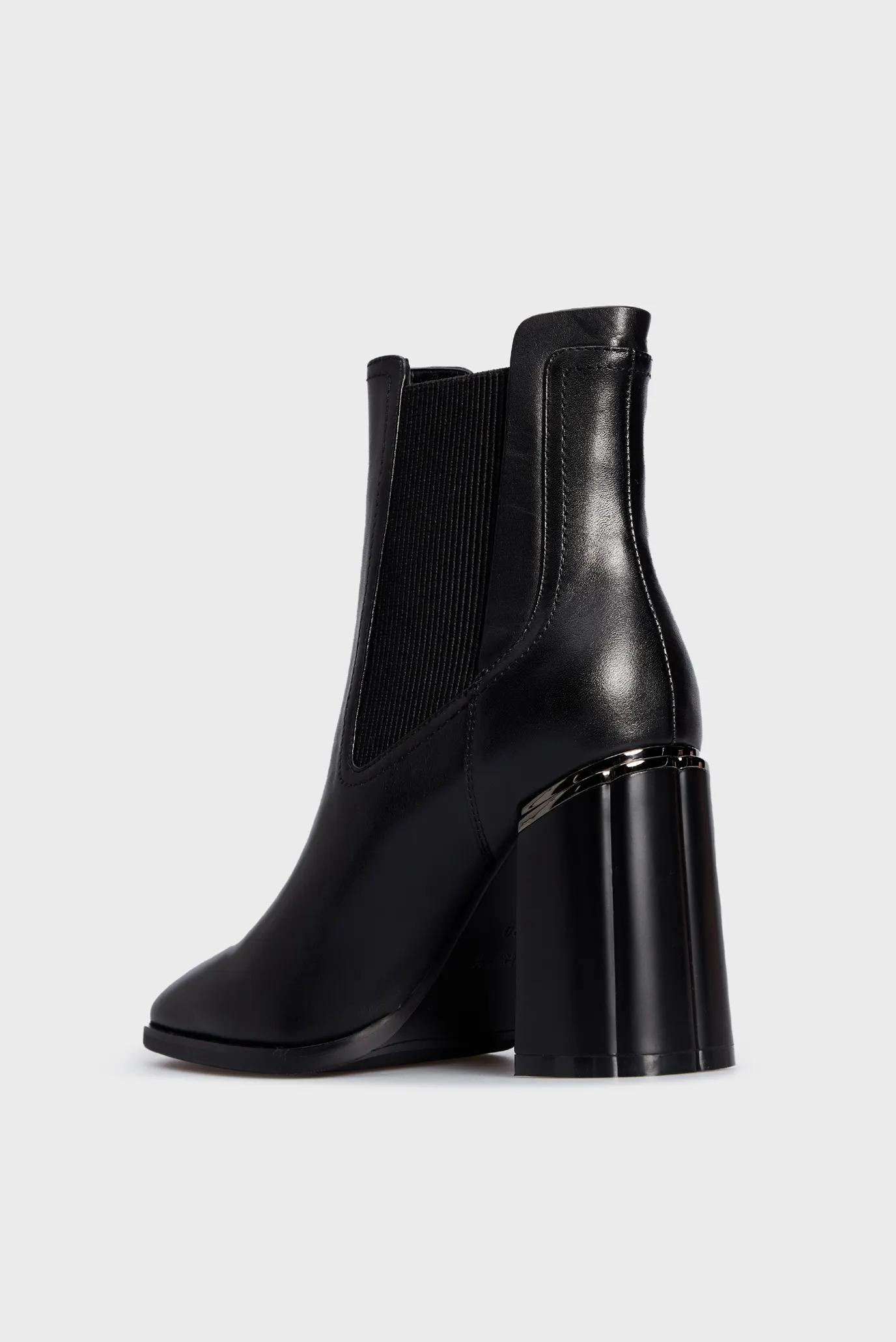 Женские черные кожаные ботильоны Bauska 5