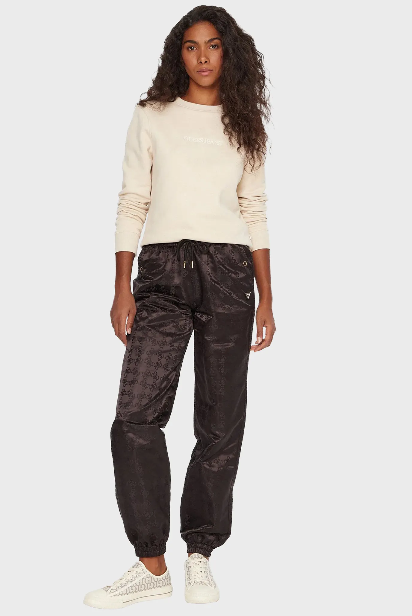 Женские черные спортивные брюки с узором 2