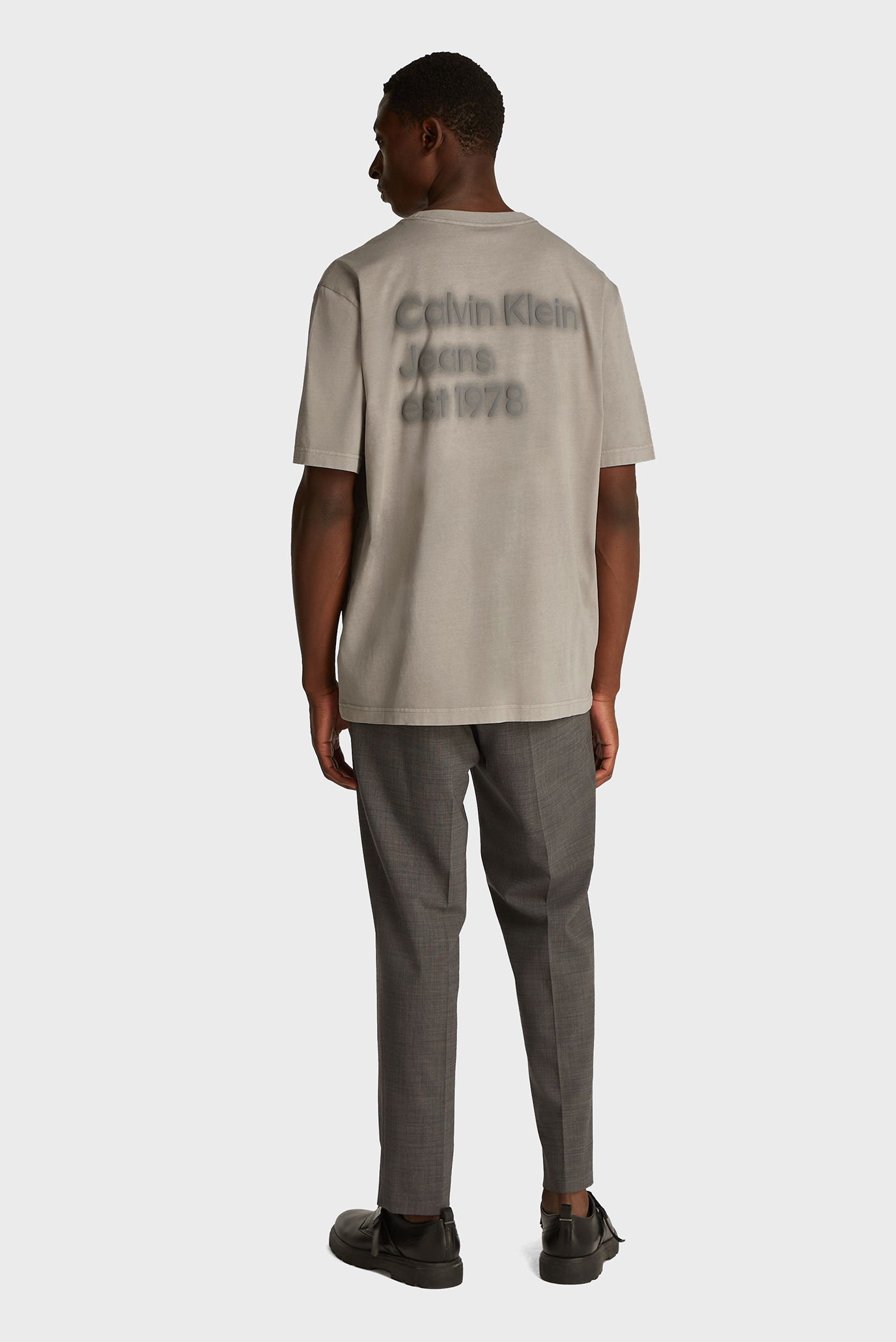 Мужская серая футболка WASHED PUFF PRINT TEE Серый M Calvin Klein Jeans J30J327078 Мужская серая футболка WASHED PUFF PRINT TEE Серый M Calvin Klein Jeans J30J327078