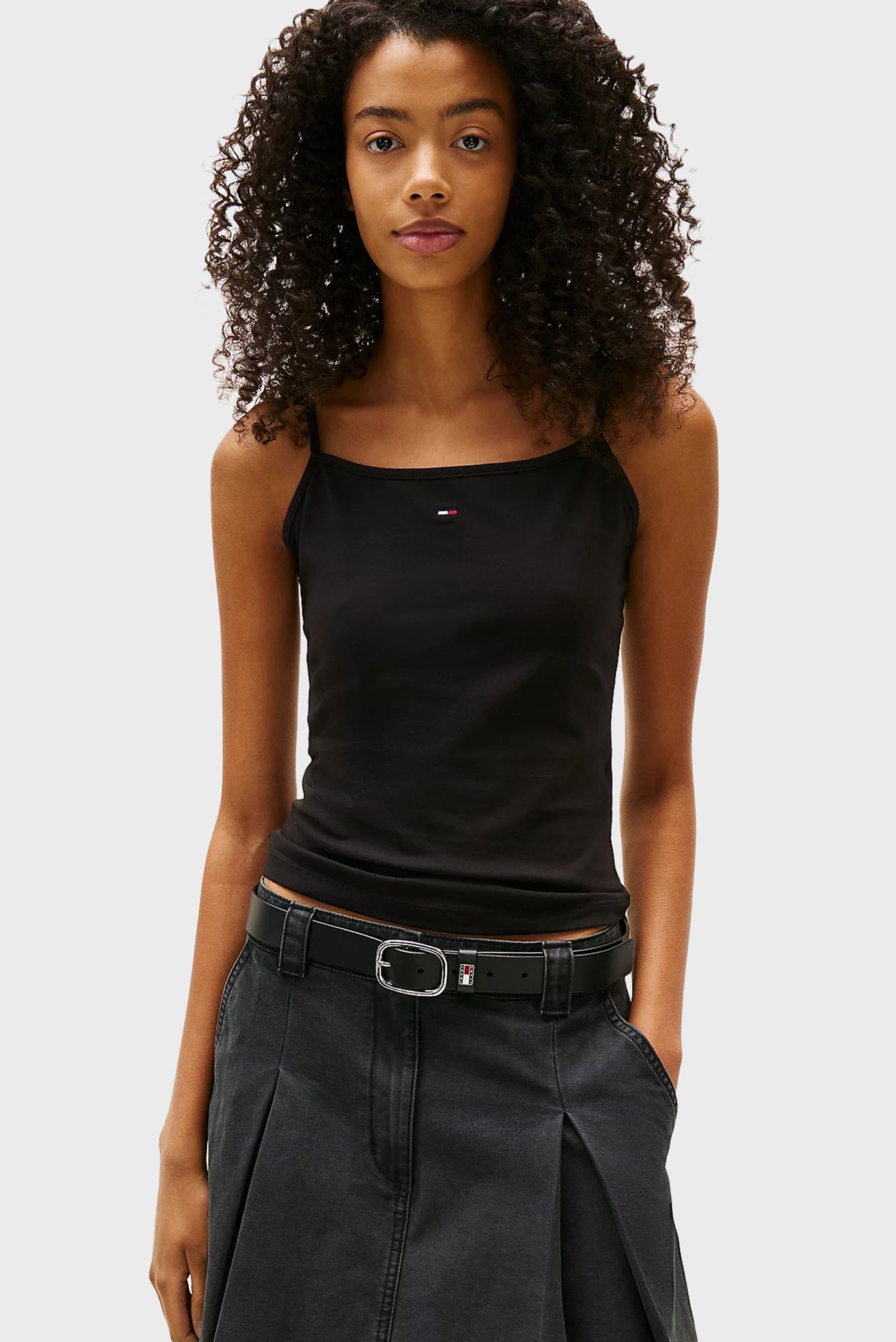 Женский черный топ ESSENTIAL STRAP TOP EXT Черный L Tommy Jeans DW0DW20675 Женский черный топ ESSENTIAL STRAP TOP EXT Черный L Tommy Jeans DW0DW20675