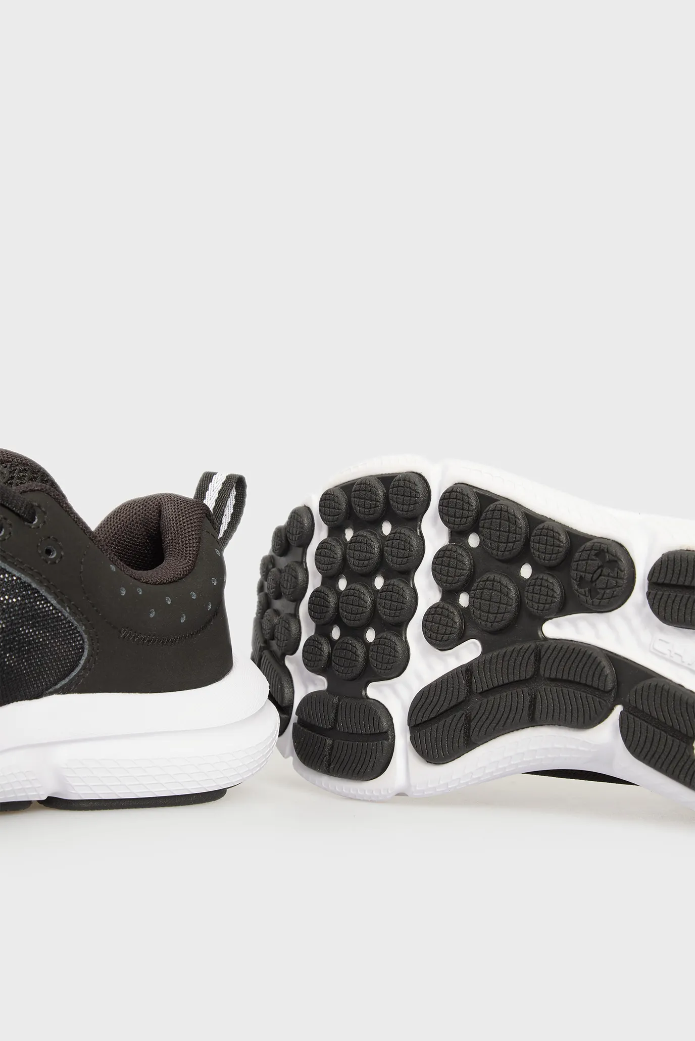 Дитячі чорні кросівки UA BGS Assert 10 2