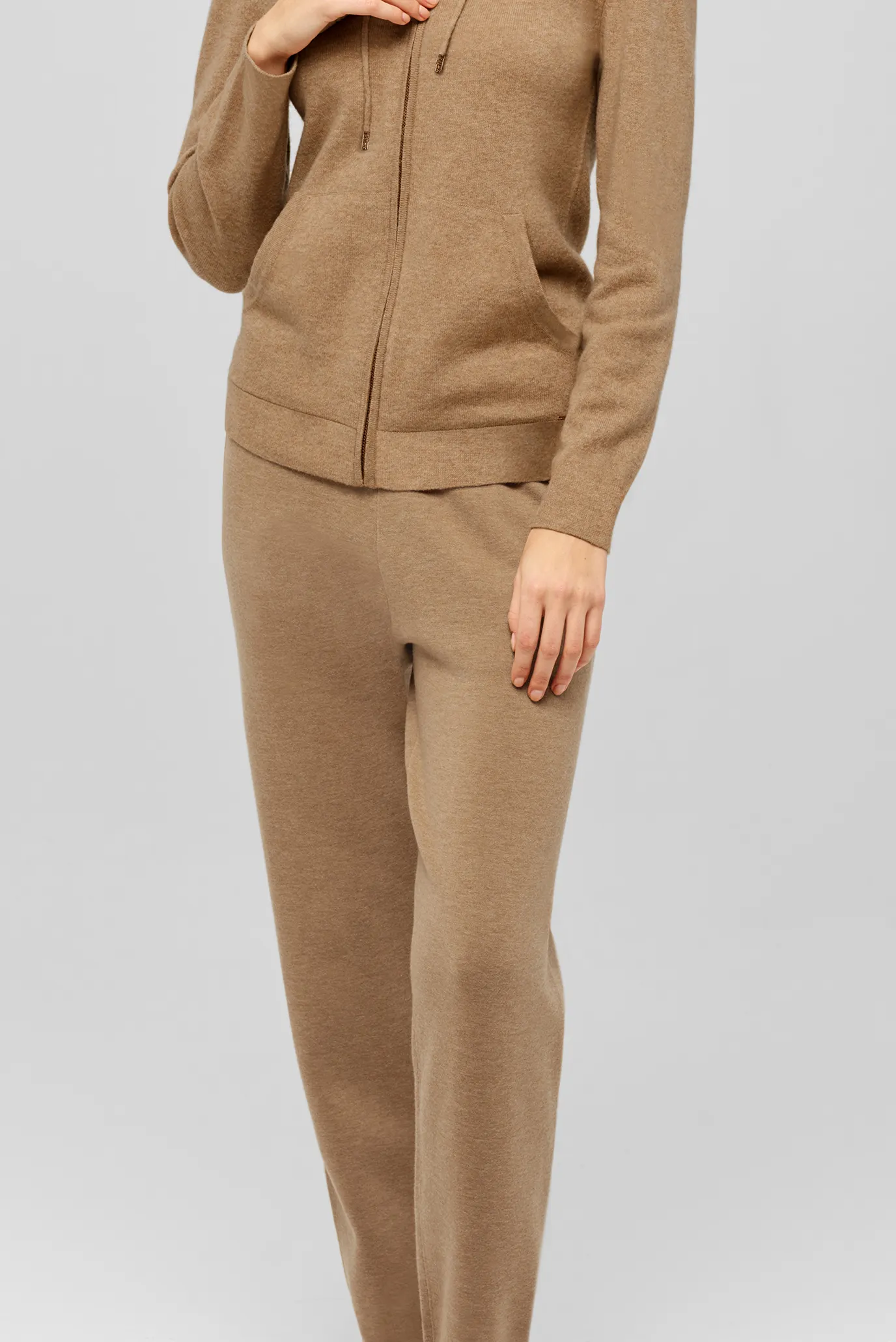 Жіночі бежеві вовняні брюки 2
