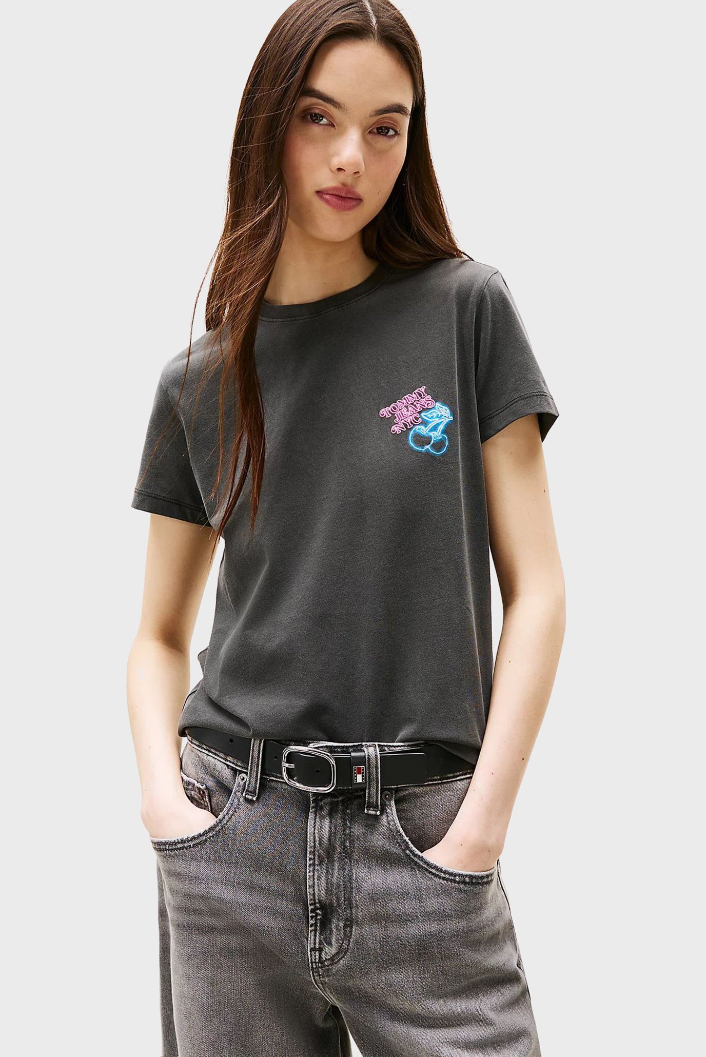 Женская серая футболка REG NEON CHERRY Серый L Tommy Jeans DW0DW22112 Женская серая футболка REG NEON CHERRY Серый L Tommy Jeans DW0DW22112