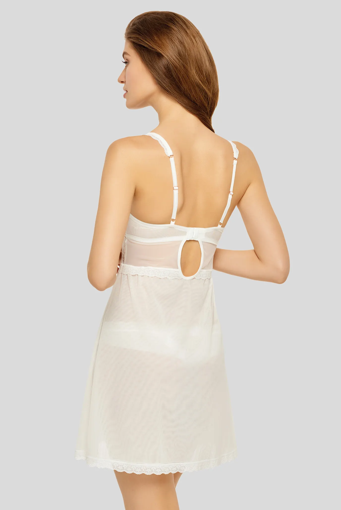 Женская белая ночная рубашка 2