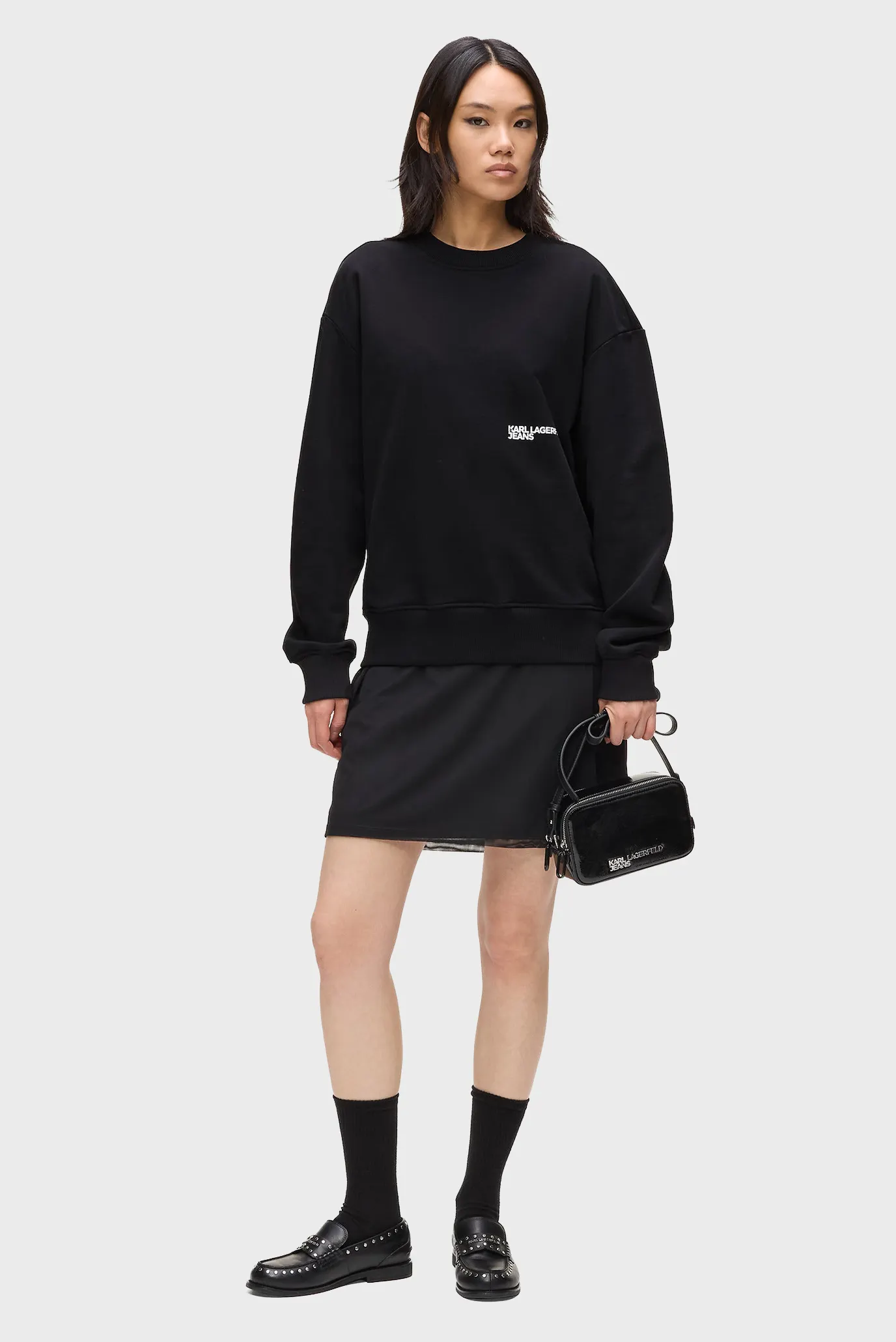 Жіночий чорний світшот relaxed 4