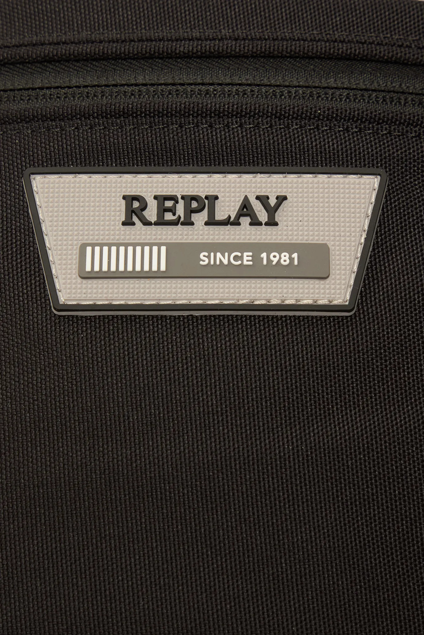 Чоловіча чорна поясна сумка 2