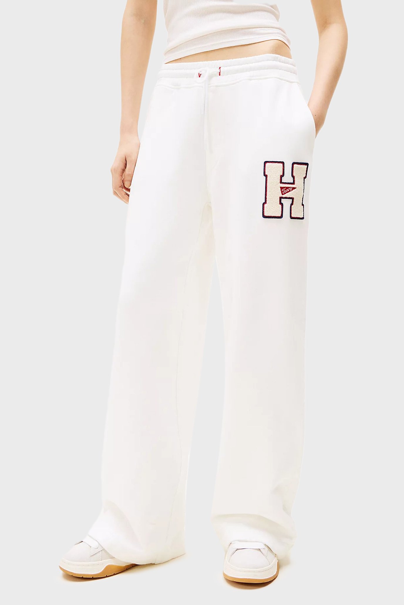 Женские белые спортивные брюки TJW H GRAPHIC SWEAT PANT 1