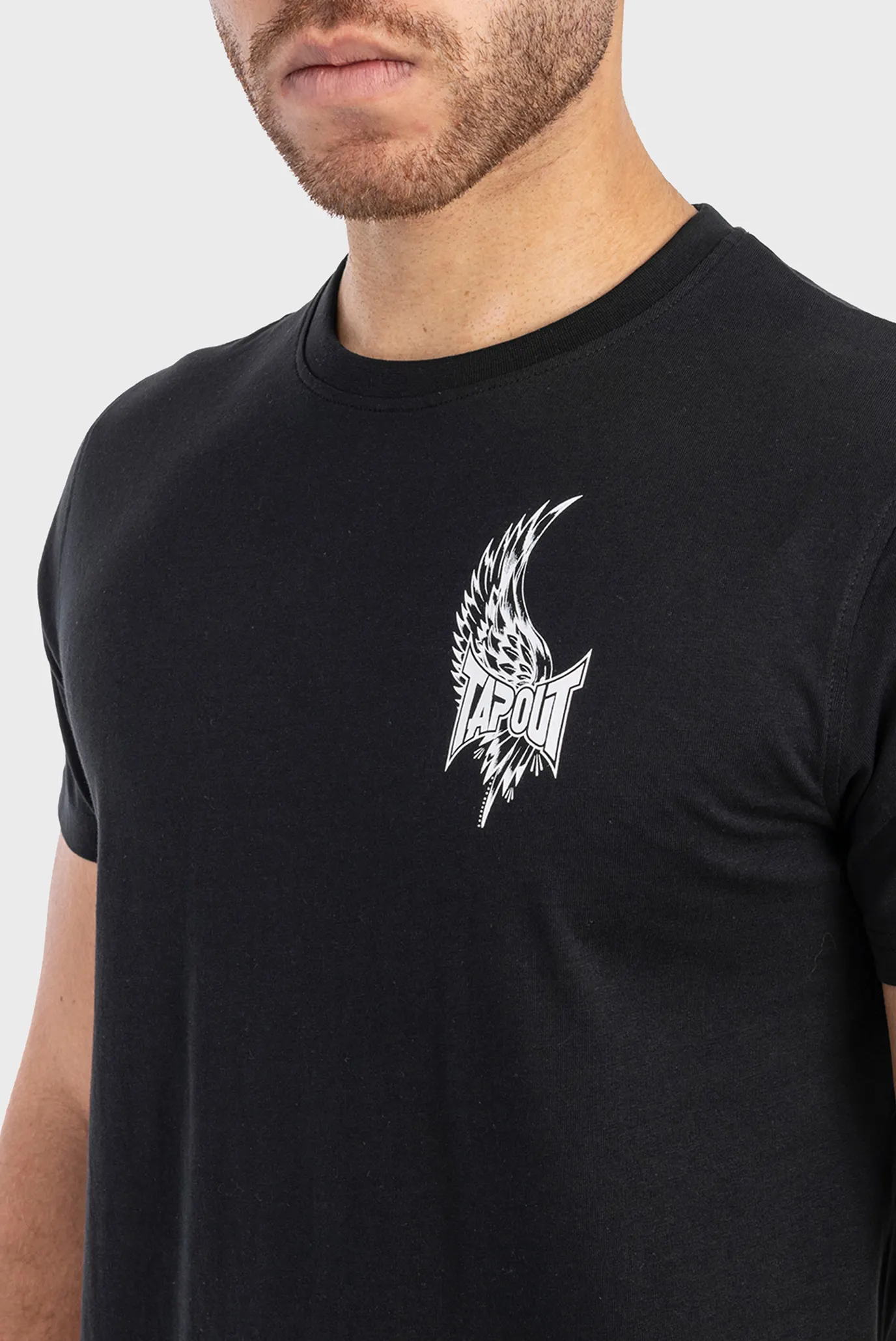 Чоловіча чорна футболка 4