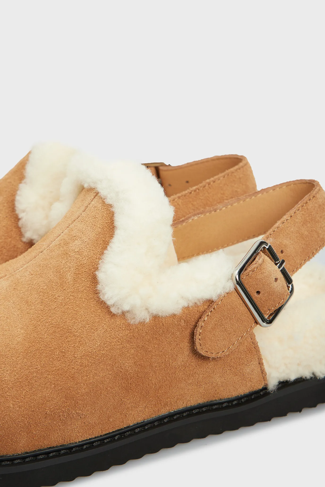 Жіночі коричневі замшеві клоги Heinola 2