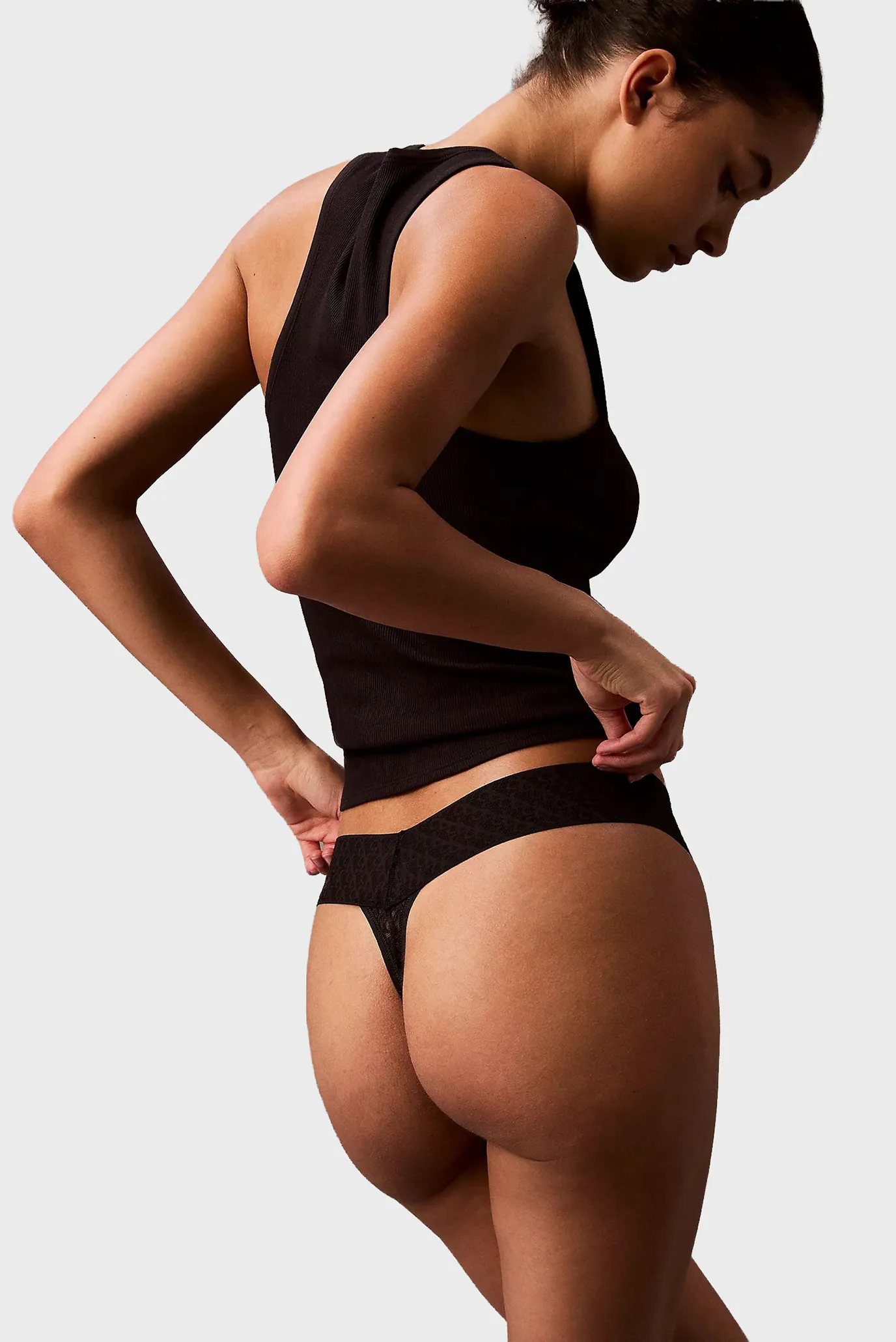 Жіночі чорні трусики з візерунком LOW RISE THONG 2