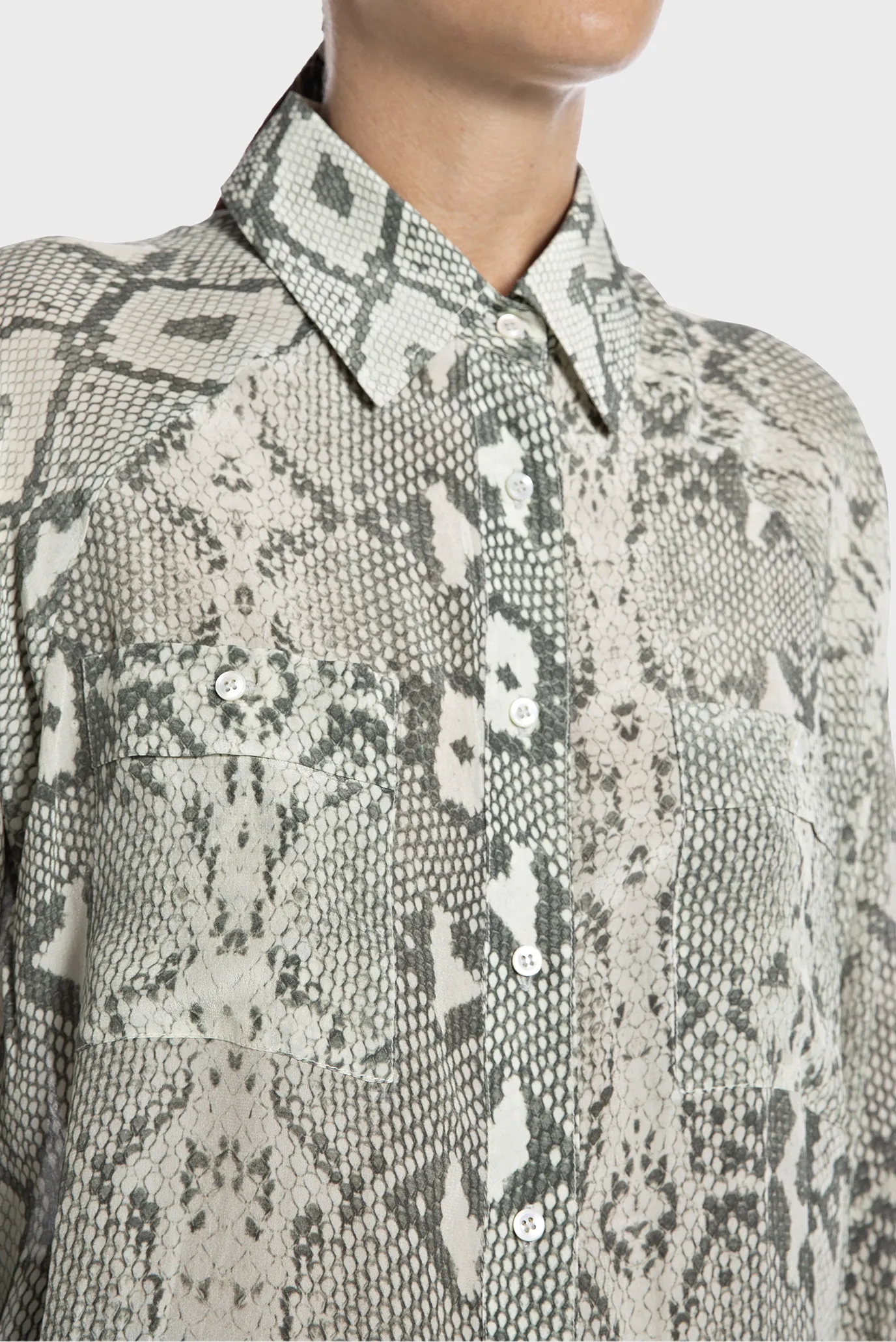 Жіноча блуза з візерунком 4