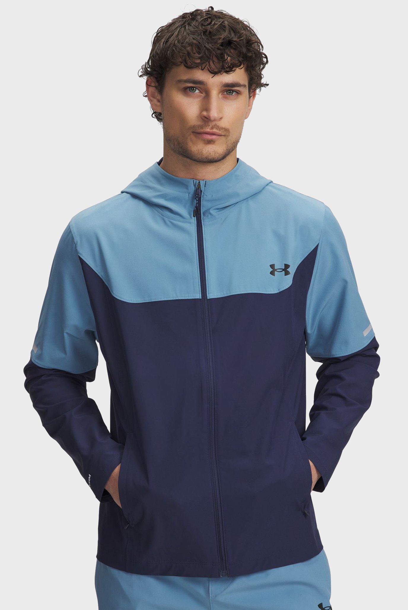 Мужская темно-синяя ветровка UA Tech Utility Woven Jckt Синий M Under Armour 6004967-403 Мужская темно-синяя ветровка UA Tech Utility Woven Jckt Синий M Under Armour 6004967-403