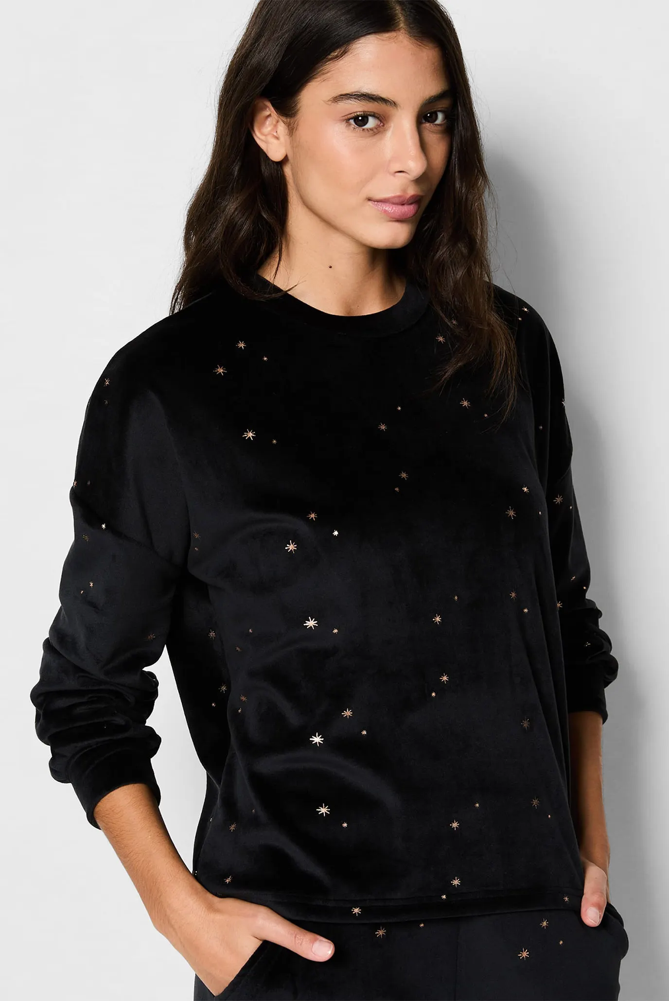 Женская черная пижама с узором (свитшот, брюки) MIKAL 3