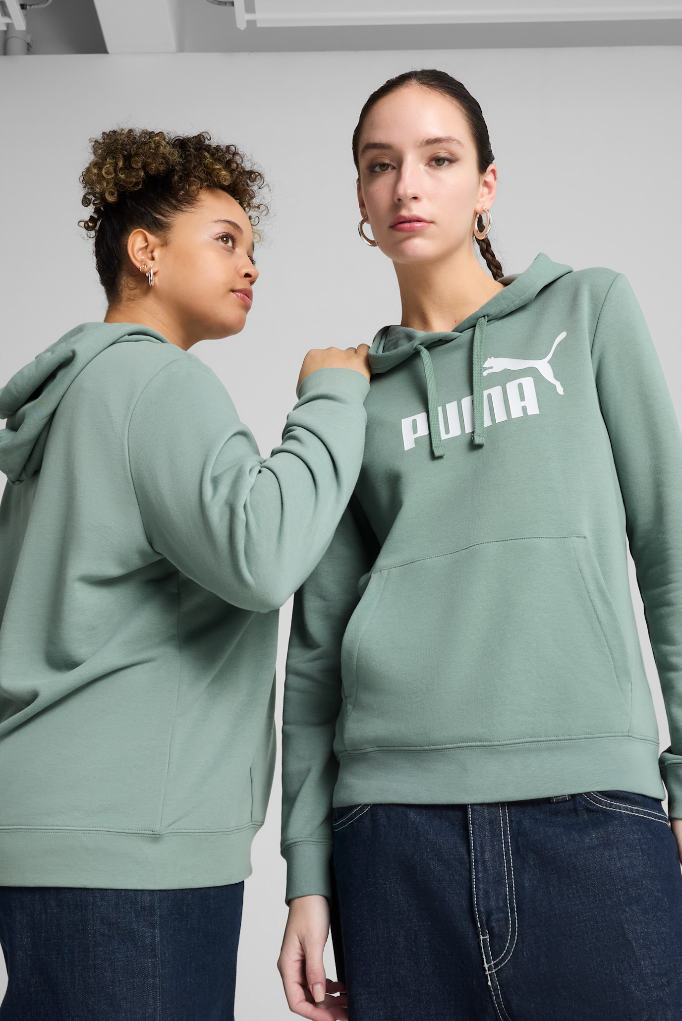 Женское мятное худи 
ESS No. 1 Logo Hoodie Women 1