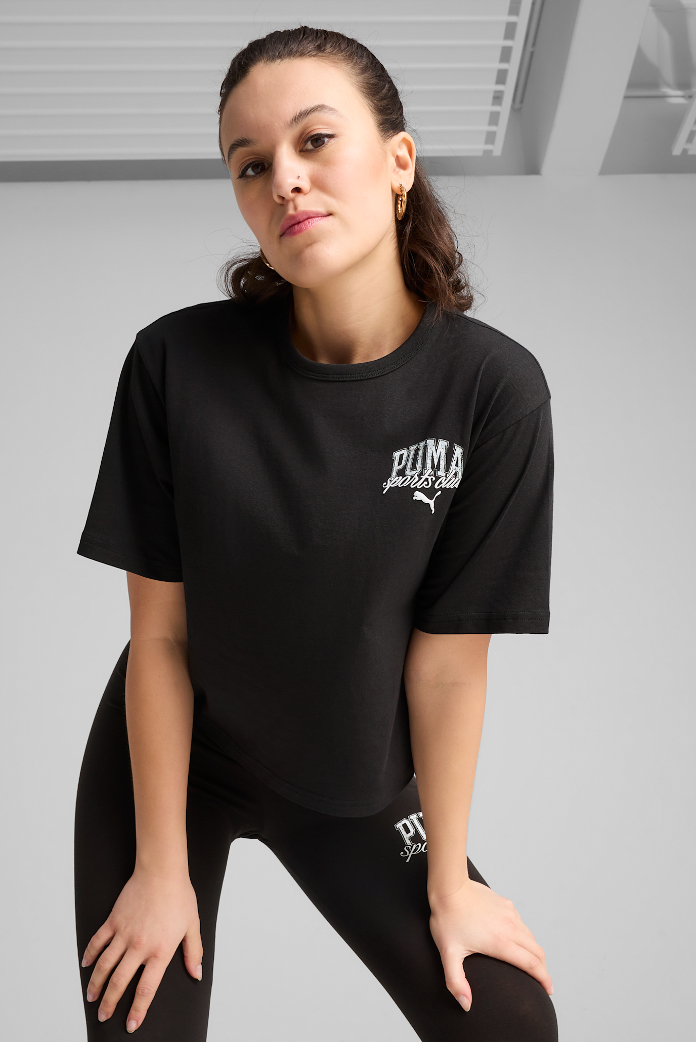 Женская черная футболка PUMA CLASS Relaxed Crop Tee Women 1