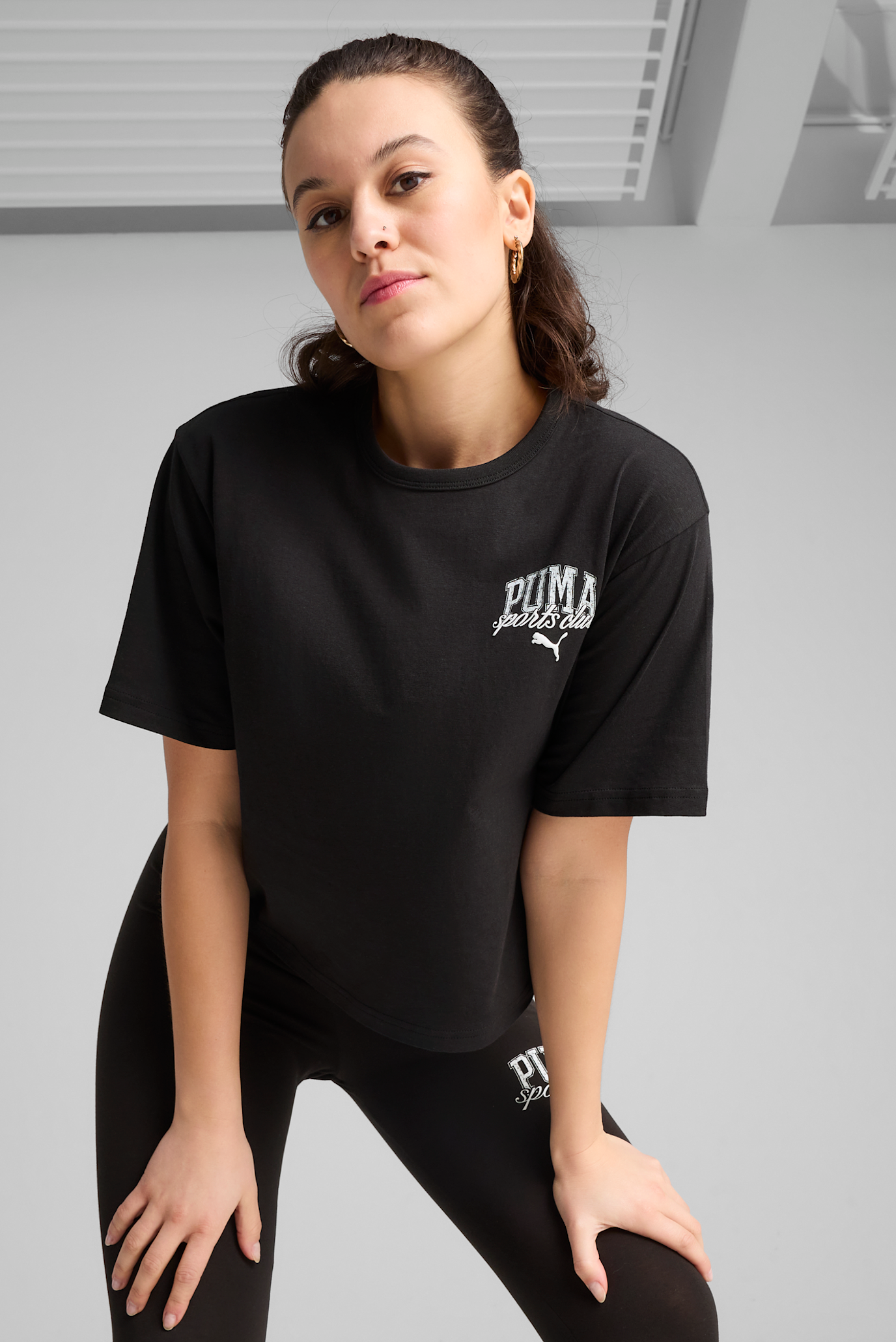 Жіноча чорна футболка PUMA CLASS Relaxed Crop Tee Women 1