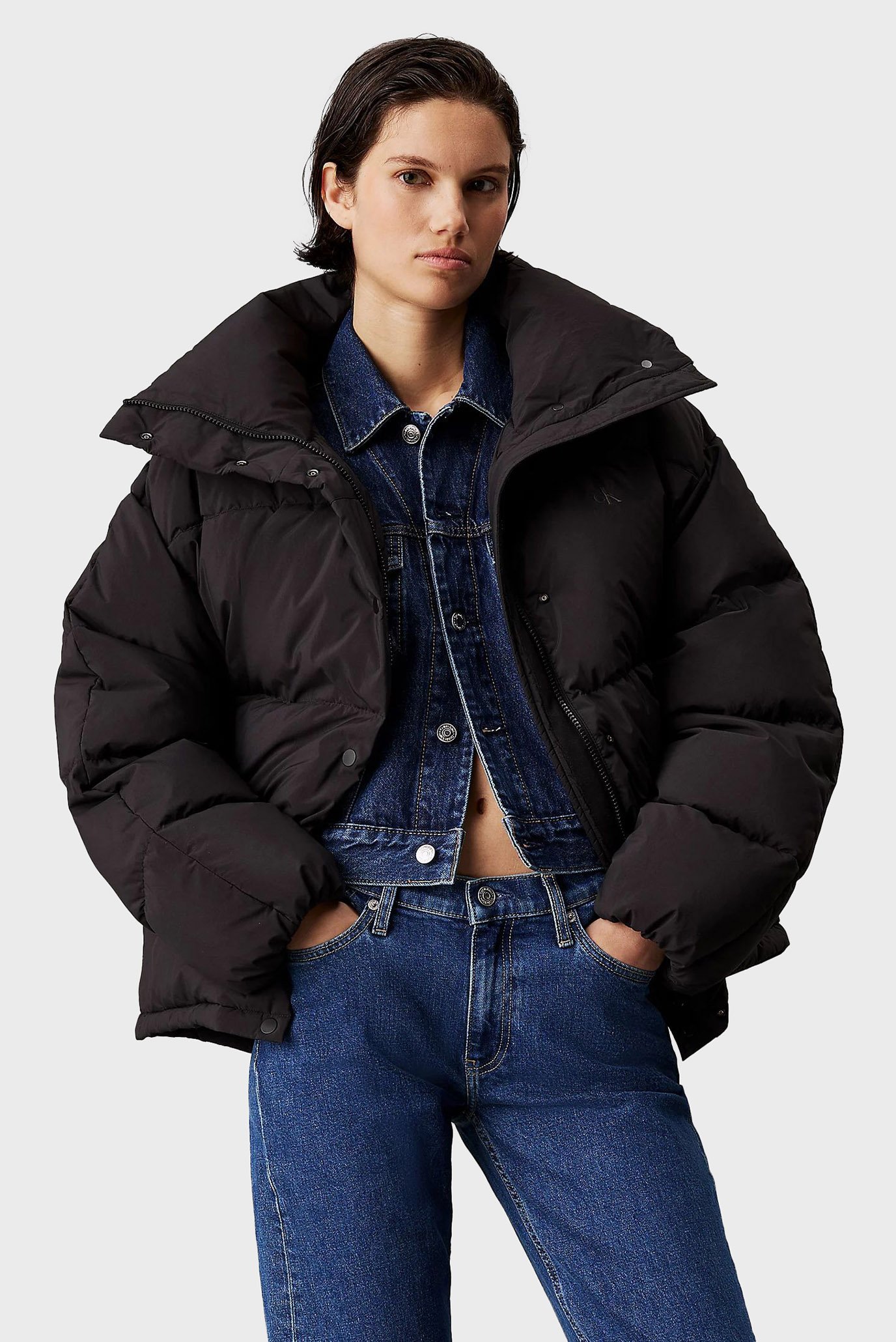 Жіночий чорний пуховик RELAXED PUFFER 1