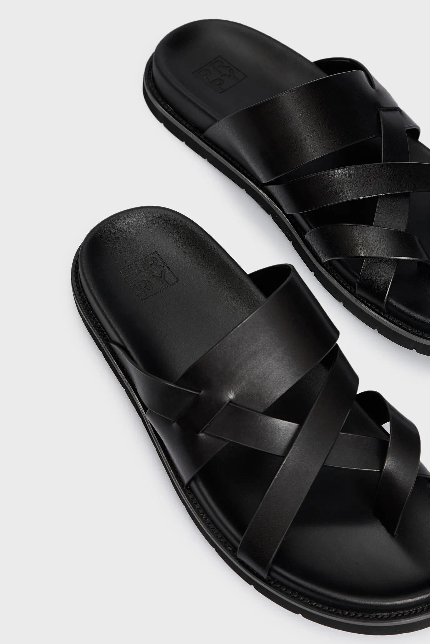 Чоловічі чорні шкіряні слайдери 2