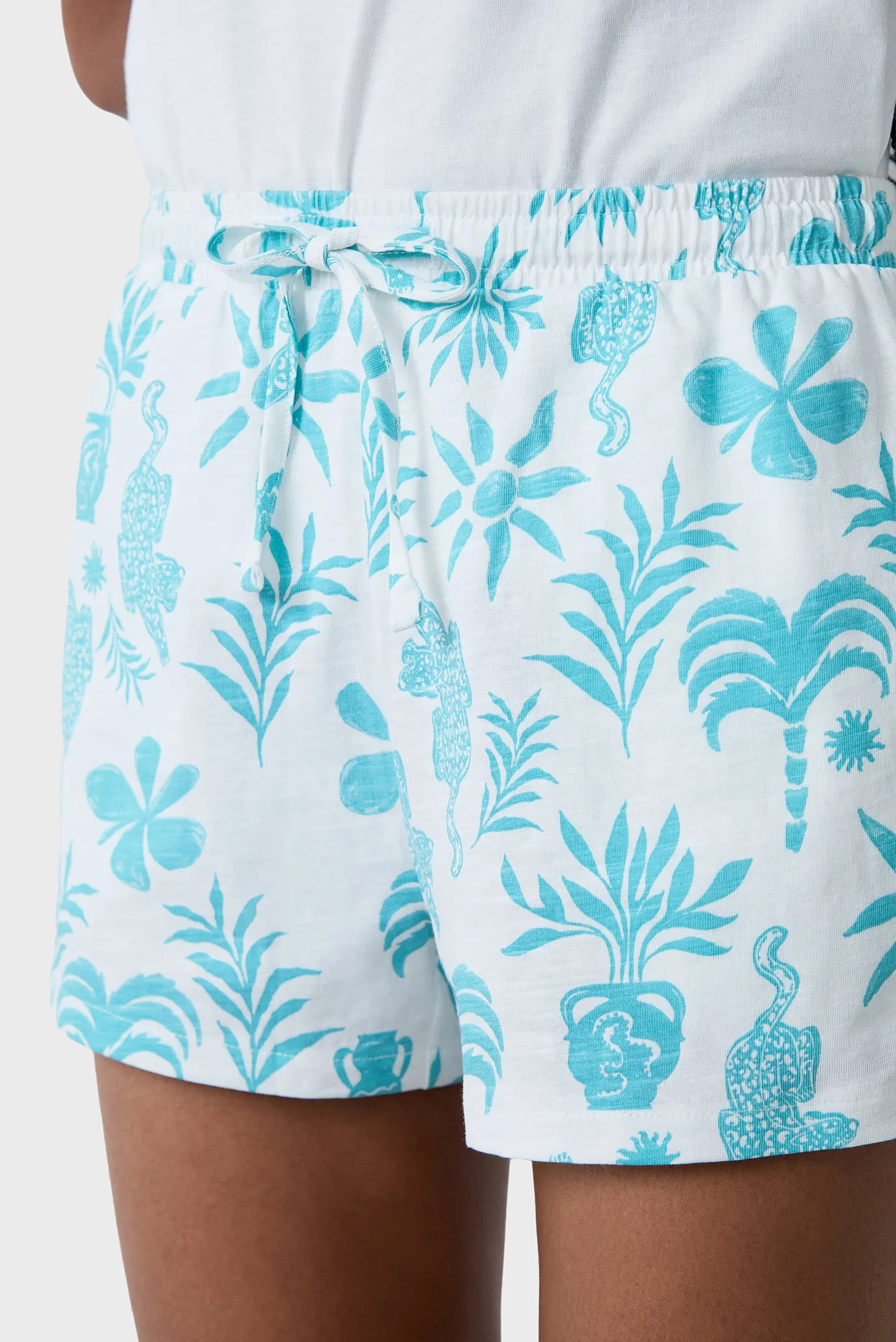 Женские белые шорты с узором EMIRA 2