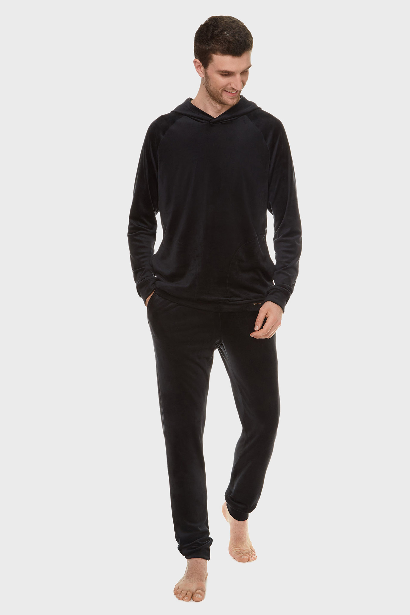 Чоловічий чорний велюровий комплект одягу (худі, брюки) 1