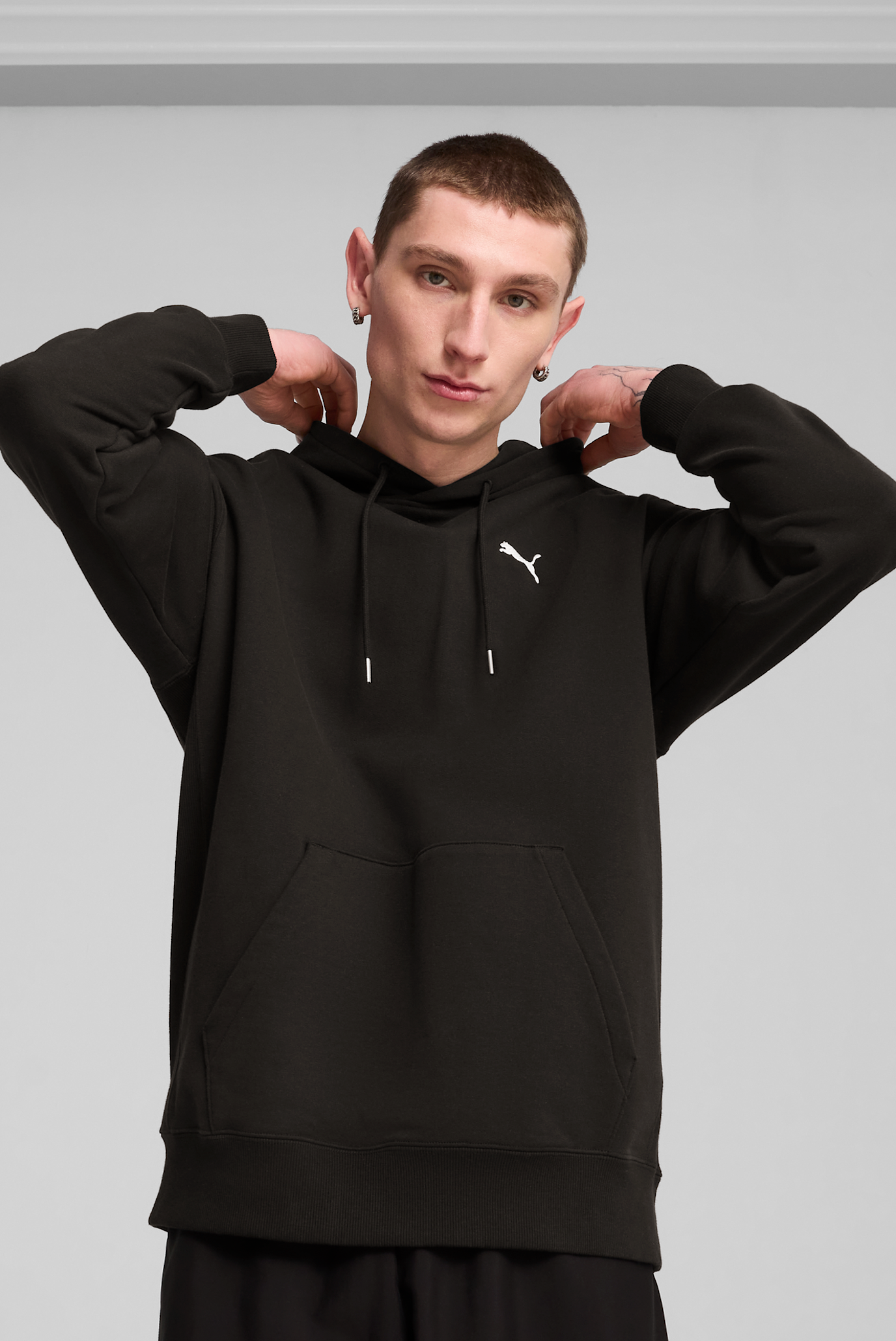 Чоловіче чорне худі WARDROBE ESS Relaxed Hoodie Men 1