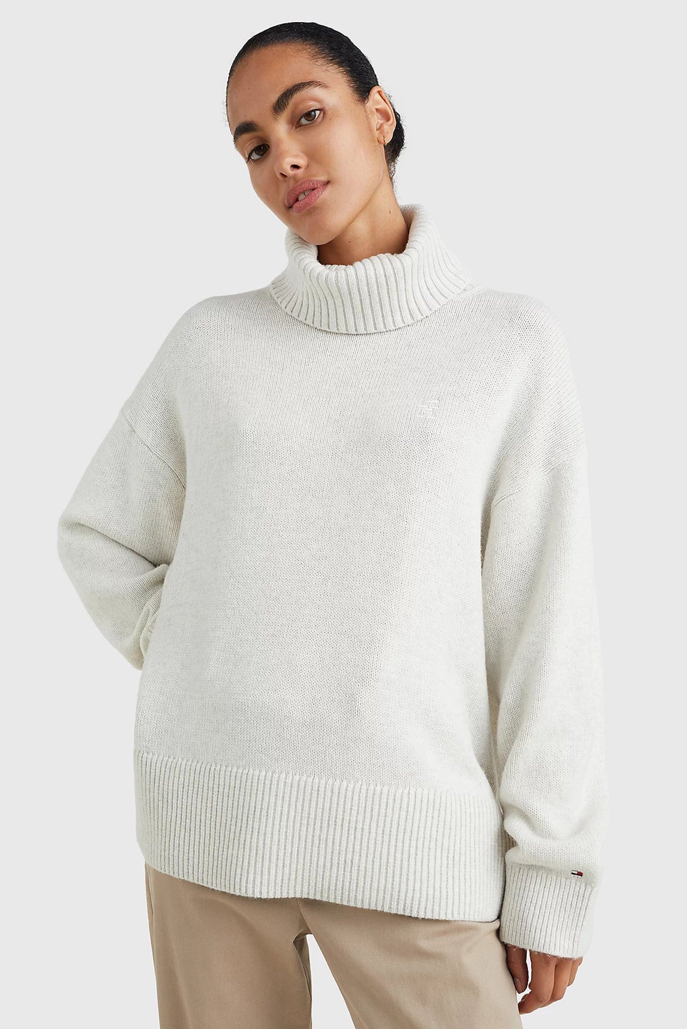 Женский белый свитер 1