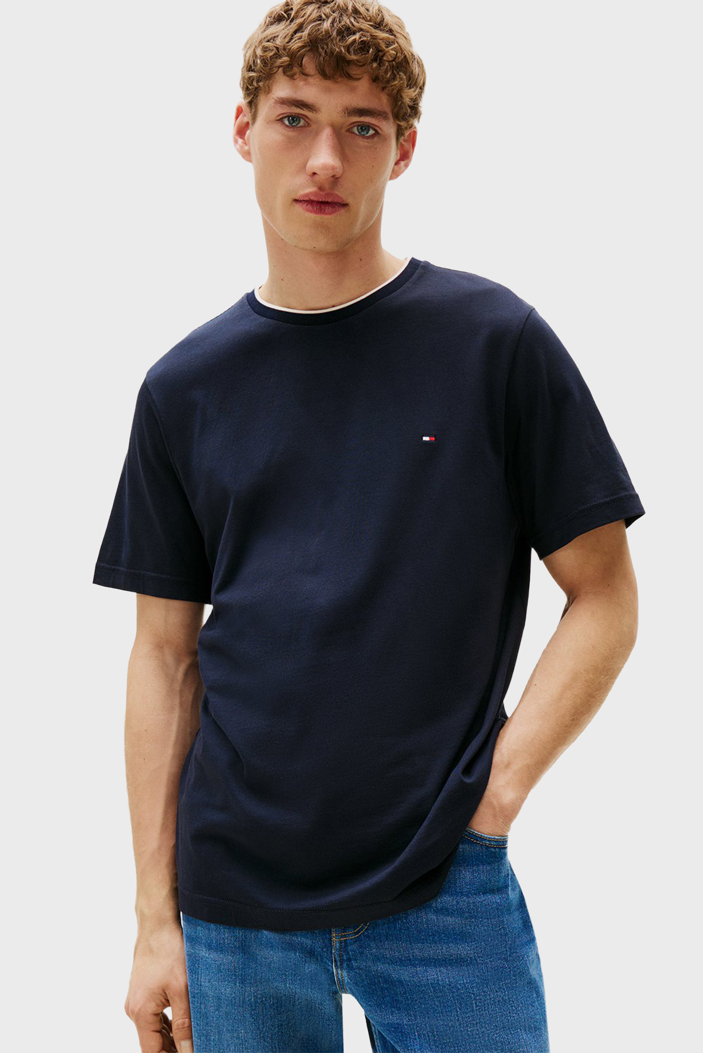 Мужская темно-синяя футболка COTTON MODAL TEE Синий XXL Tommy Hilfiger MW0MW39368 Мужская темно-синяя футболка COTTON MODAL TEE Синий XXL Tommy Hilfiger MW0MW39368