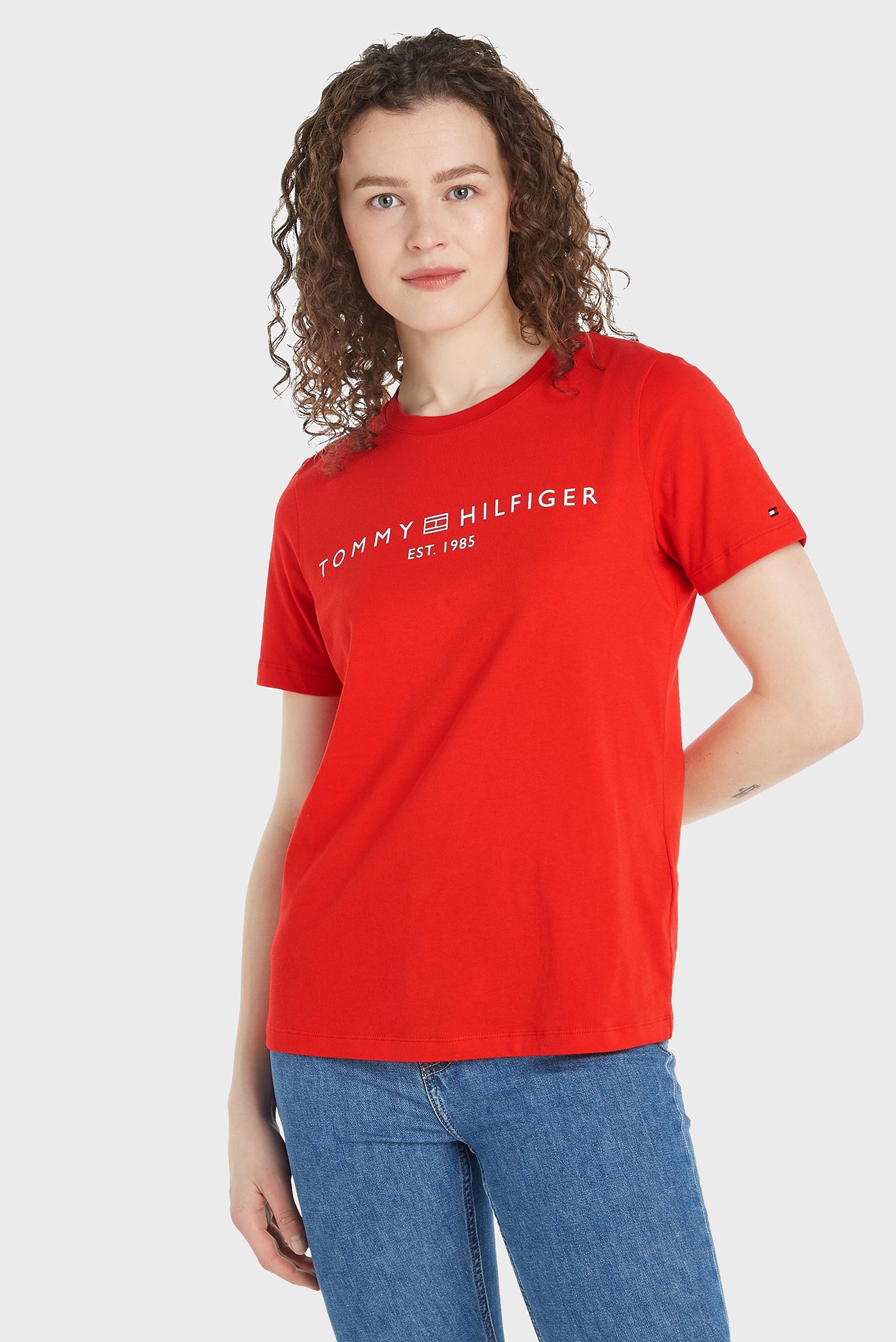 Женская красная футболка REG CORP LOGO C-NK SS Красный XS Tommy Hilfiger WW0WW40276 Женская красная футболка REG CORP LOGO C-NK SS Красный XS Tommy Hilfiger WW0WW40276