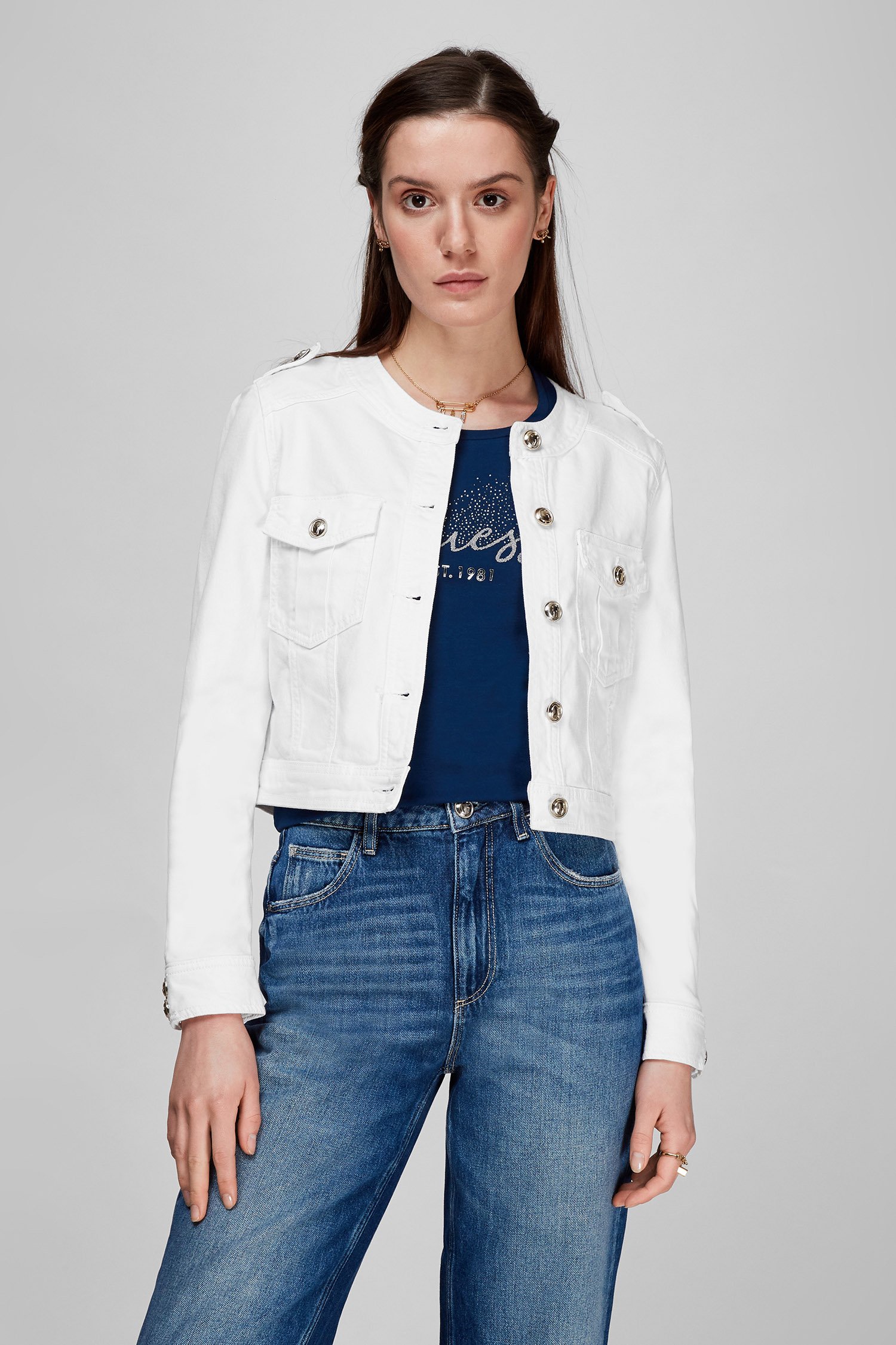 Жіноча біла джинсова куртка 1