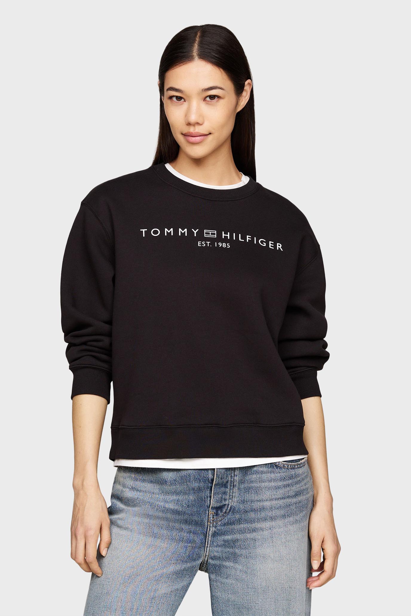 Женский черный свитшот MDRN REG CORP LOGO C-NK Черный S Tommy Hilfiger WW0WW39791 Женский черный свитшот MDRN REG CORP LOGO C-NK Черный S Tommy Hilfiger WW0WW39791