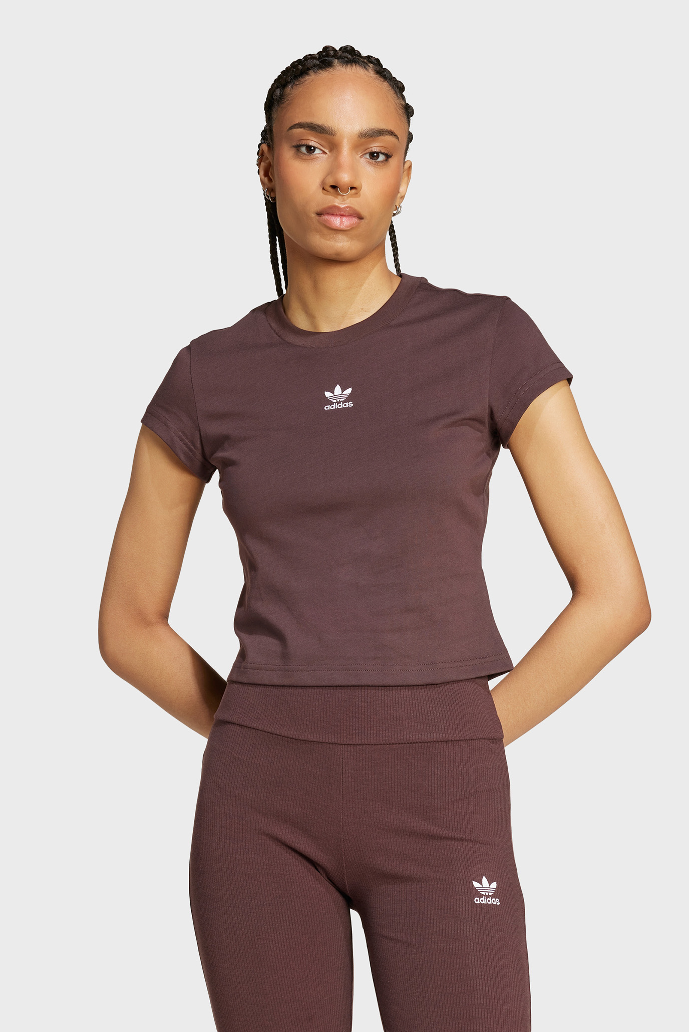 Женская коричневая футболка Essentials 1