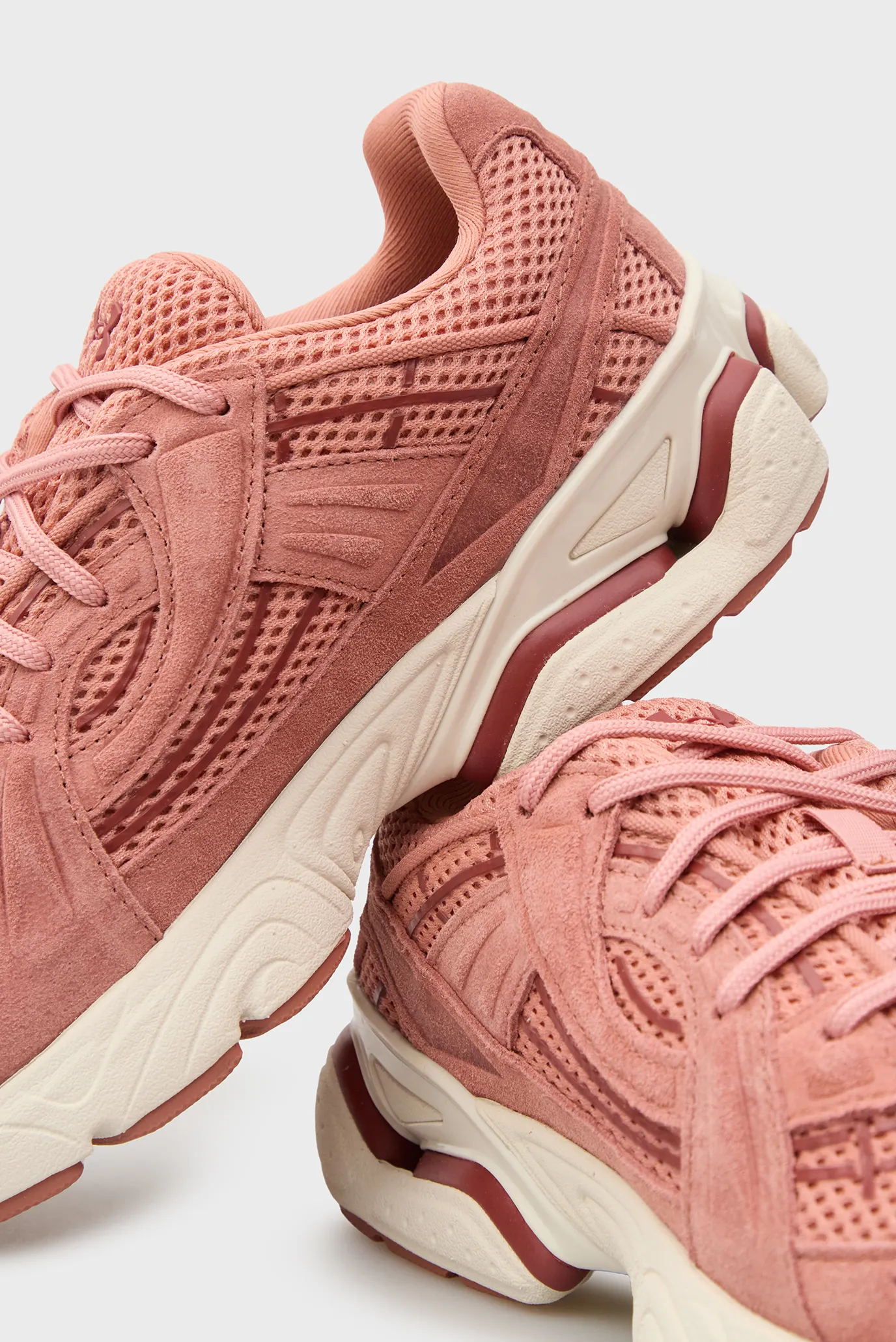 Рожеві замшеві кросівки Sola MS 2