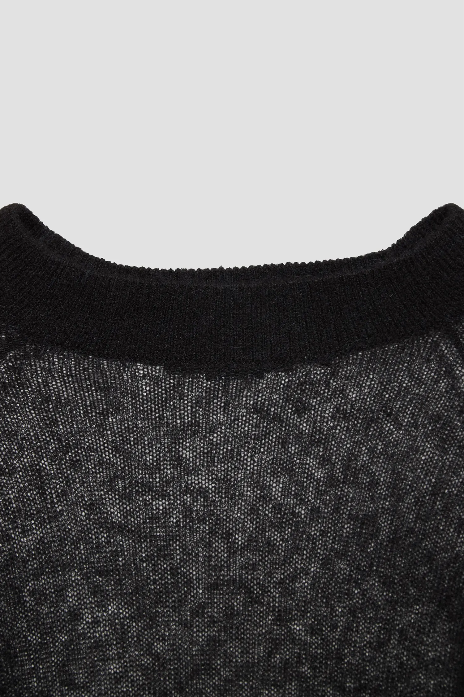 Женский черный шерстяной джемпер 4