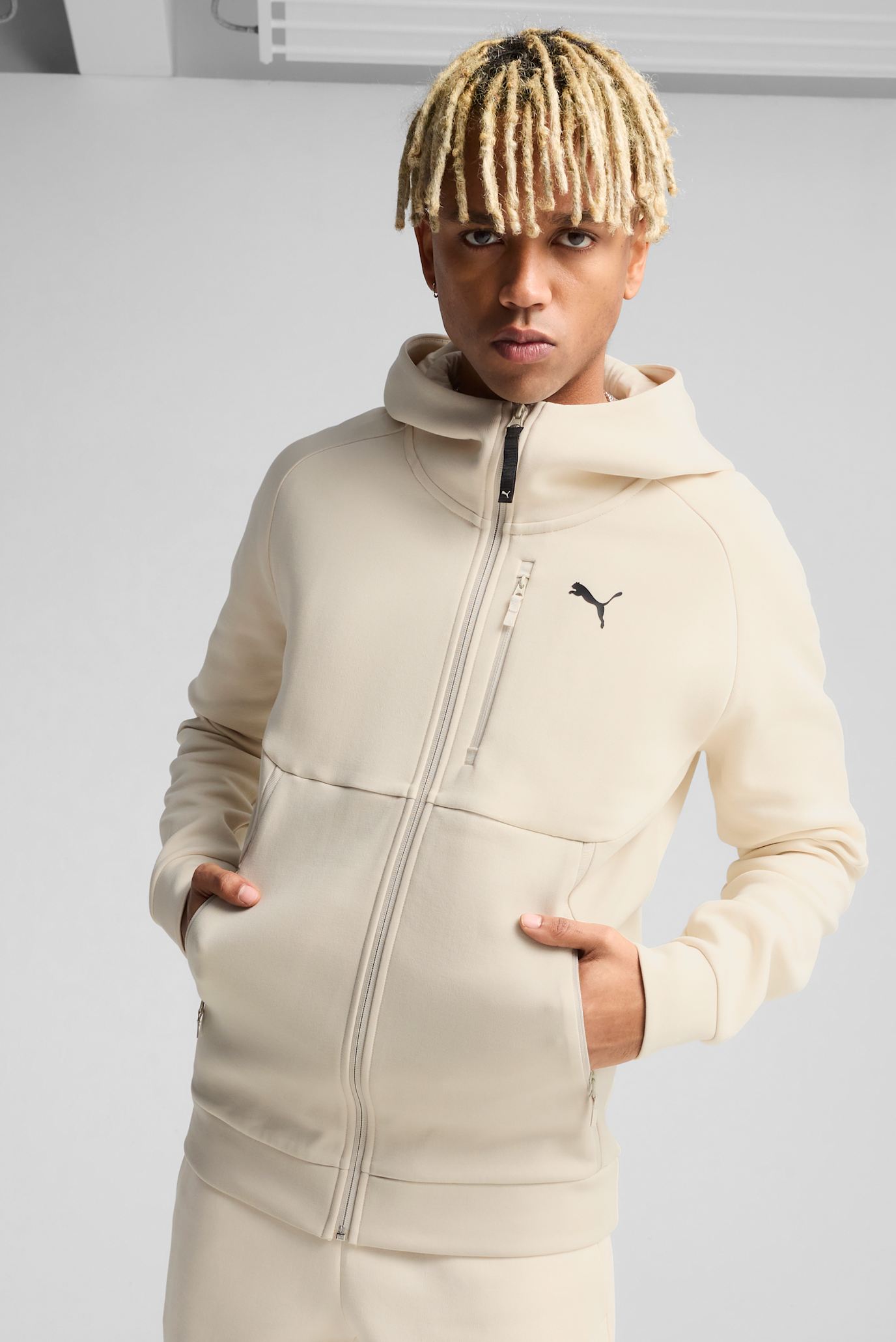 Чоловіче біле худі PUMATECH Full-Zip Hoodie Men 1