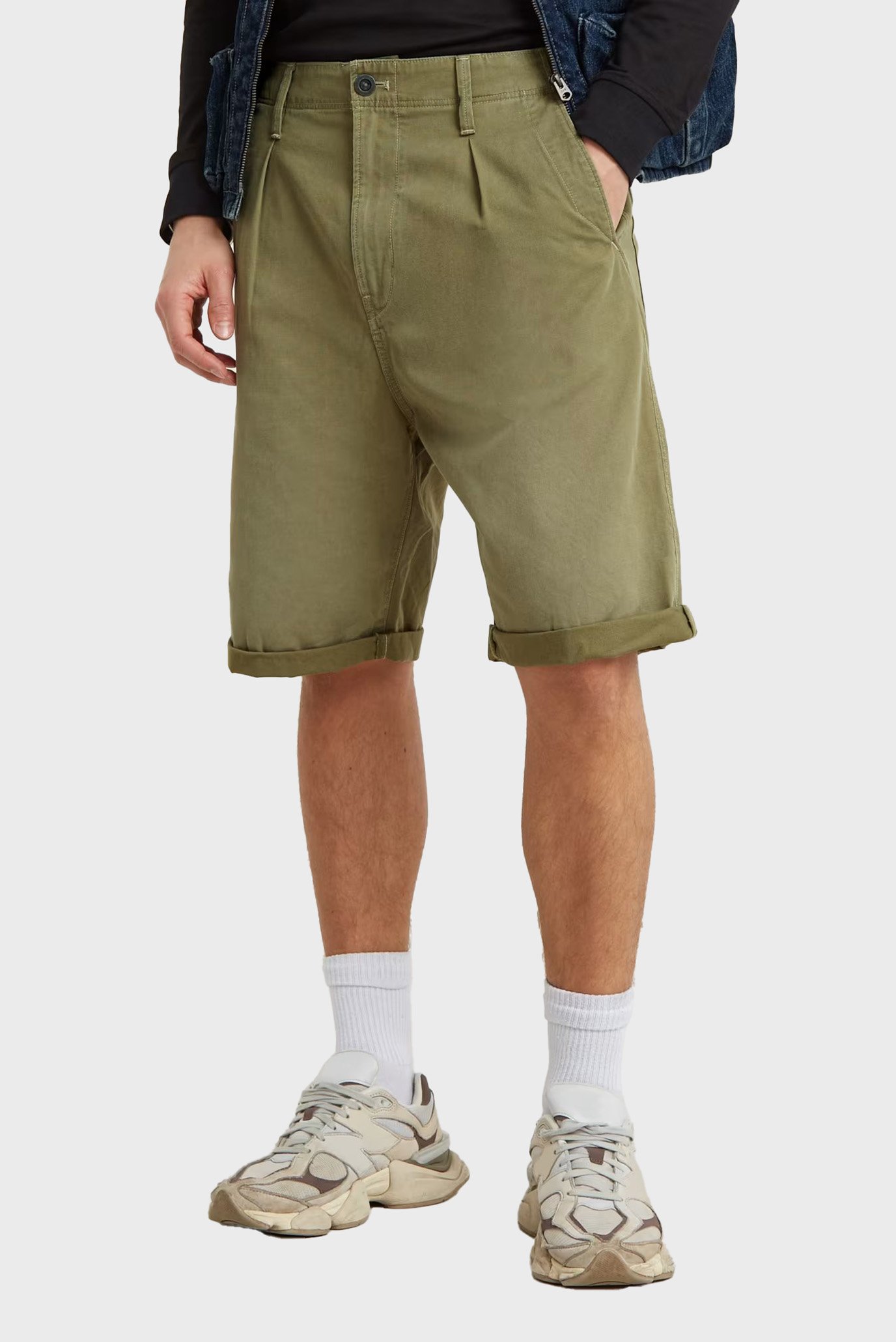 Чоловічі оливкові шорти Pleated chino short 1