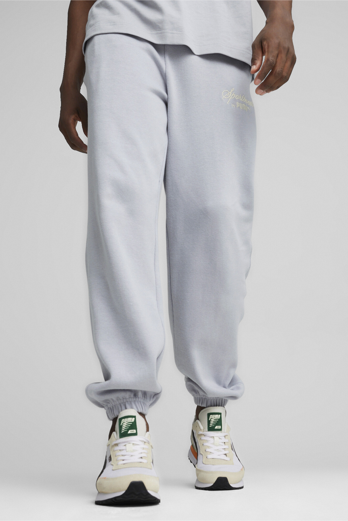 Чоловічі сірі спортивні штани 
CLASSICS+ Men's Sweatpants 1