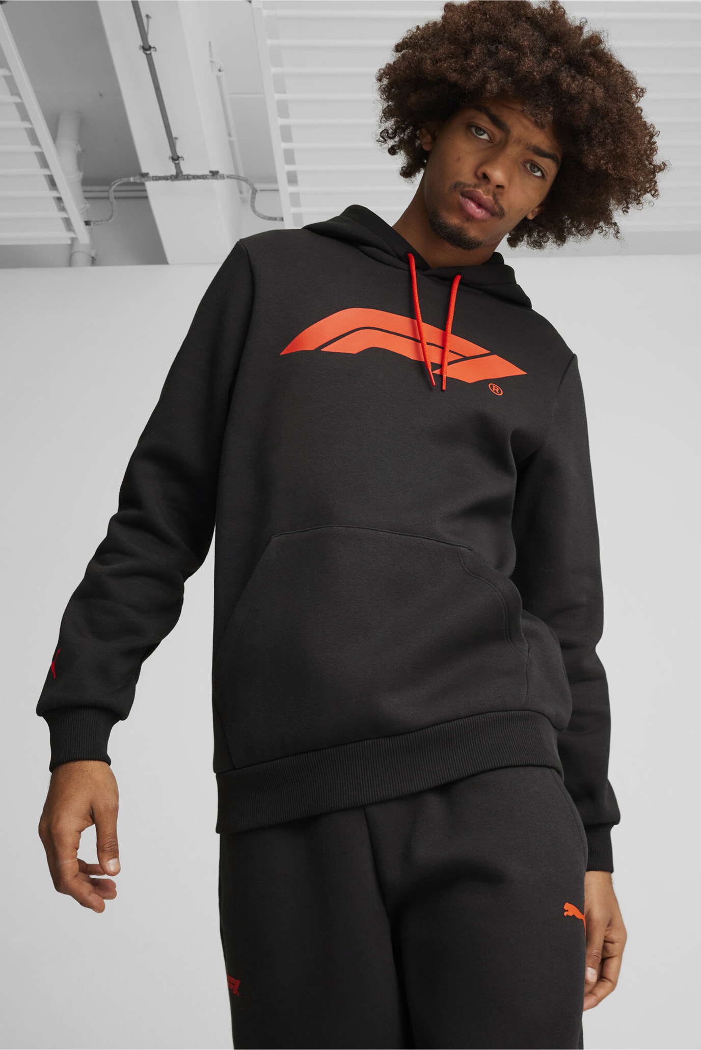 Чоловіче чорне худі F1® ESS Logo Fleece Hoodie Men 1