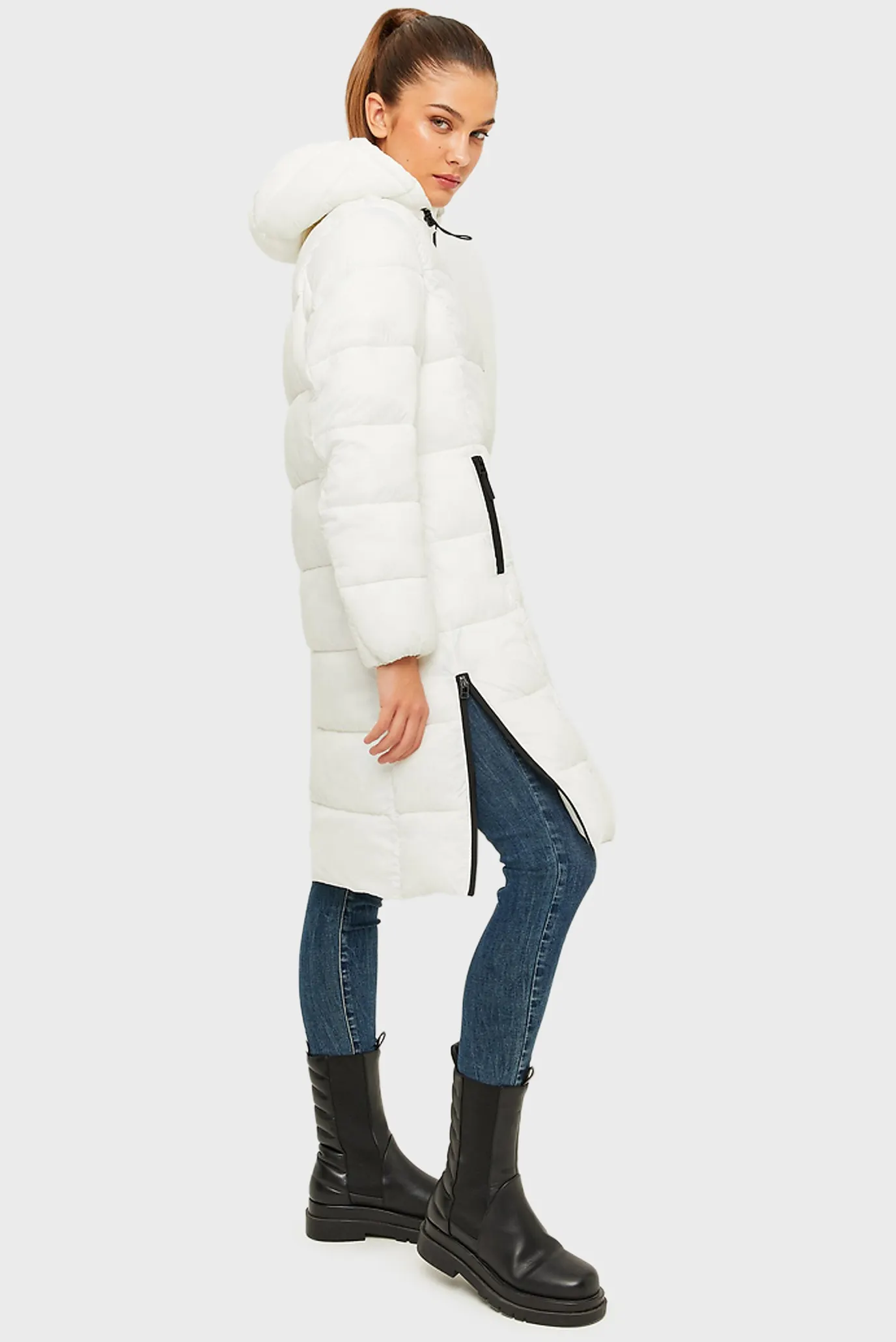 Жіноча біла куртка 3