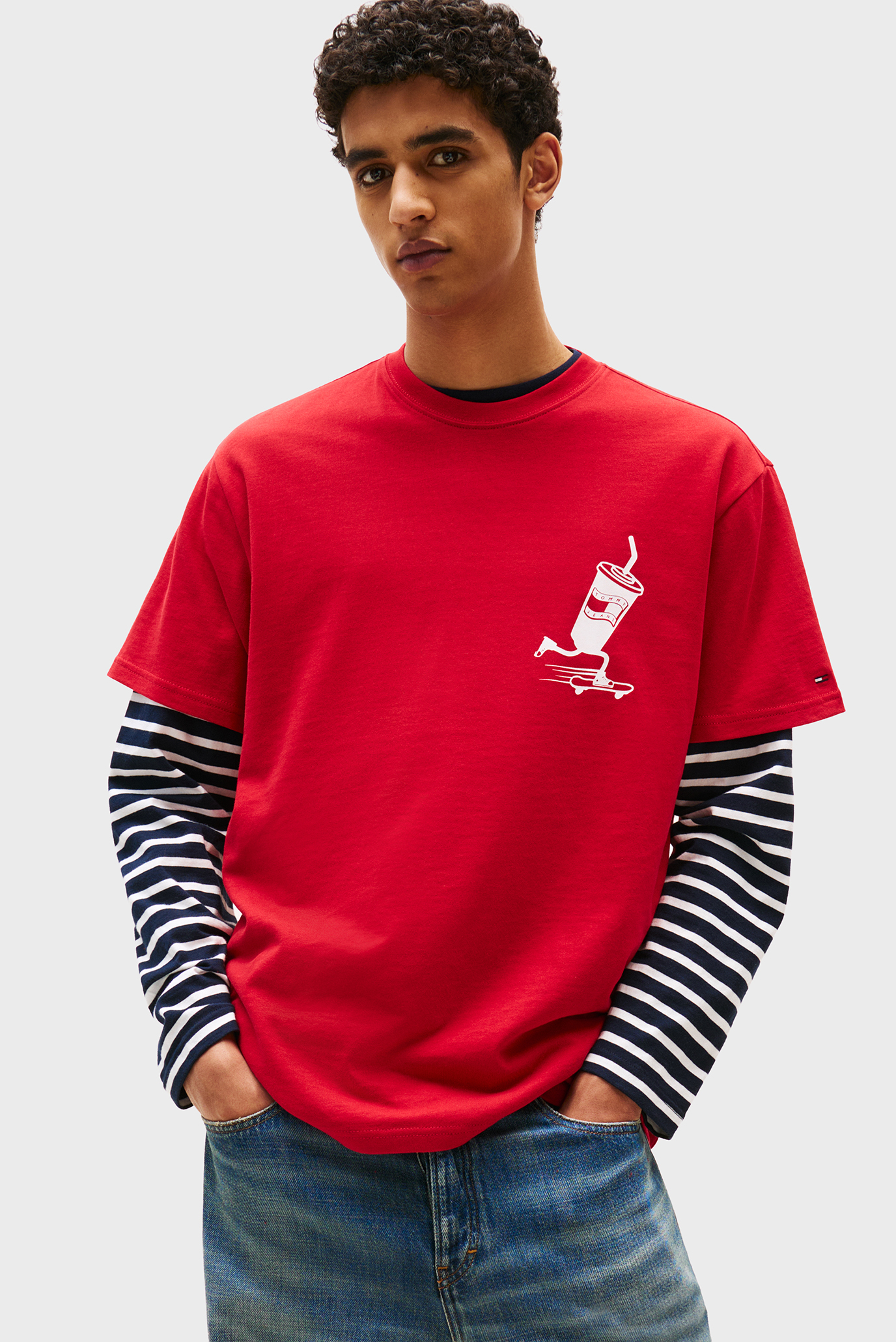 Мужская красная футболка SKATER BACK GRAPHIC Красный XL Tommy Jeans DM0DM21830 Мужская красная футболка SKATER BACK GRAPHIC Красный XL Tommy Jeans DM0DM21830